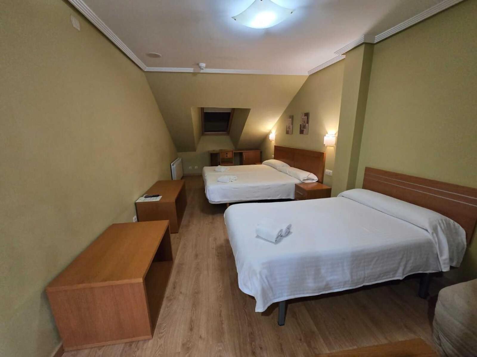 Triple Room with Bath