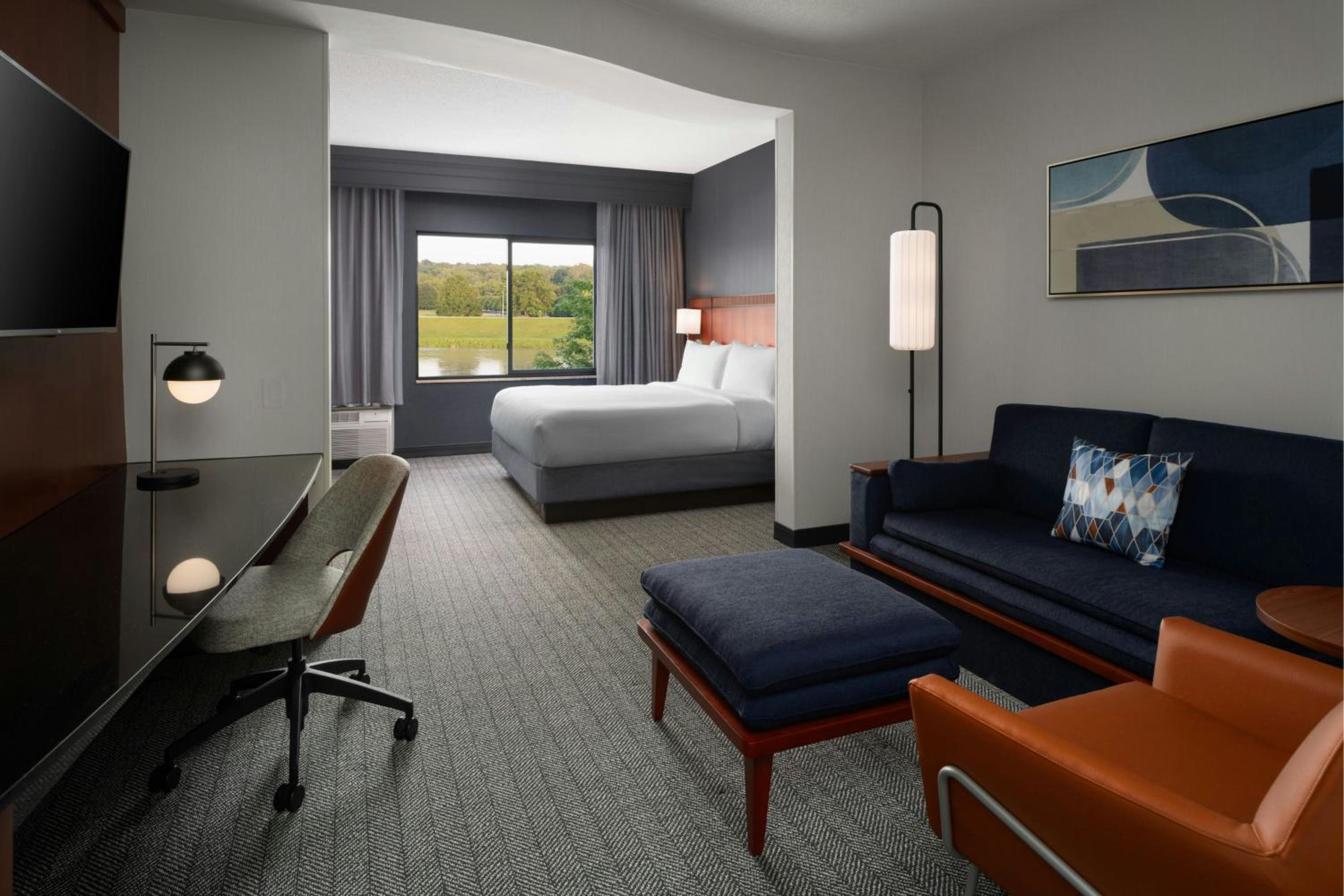 Studio with King Bed, Courtyard View and Sofa Bed - Photo 1