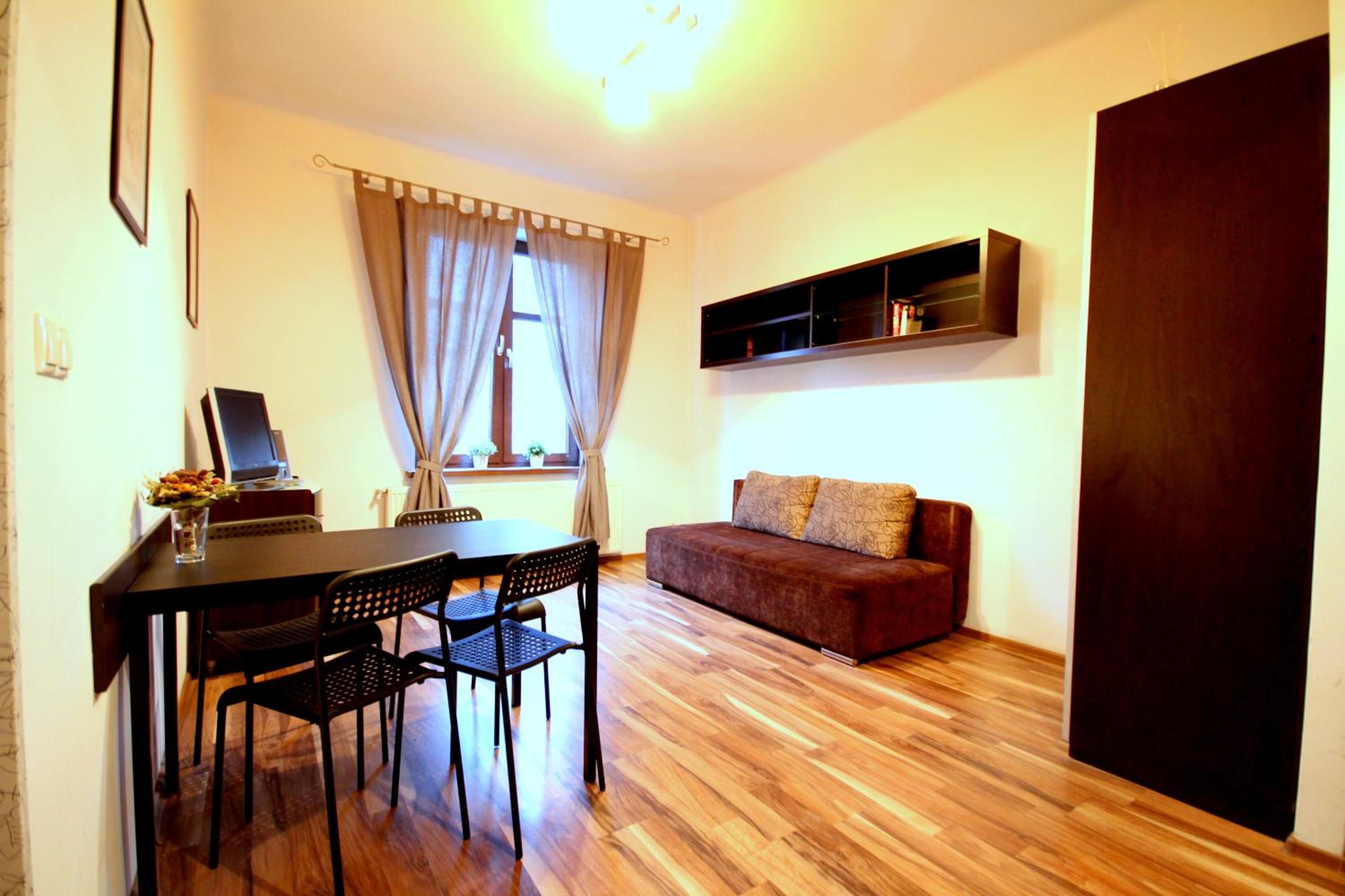 One-Bedroom Apartment - Photo 5