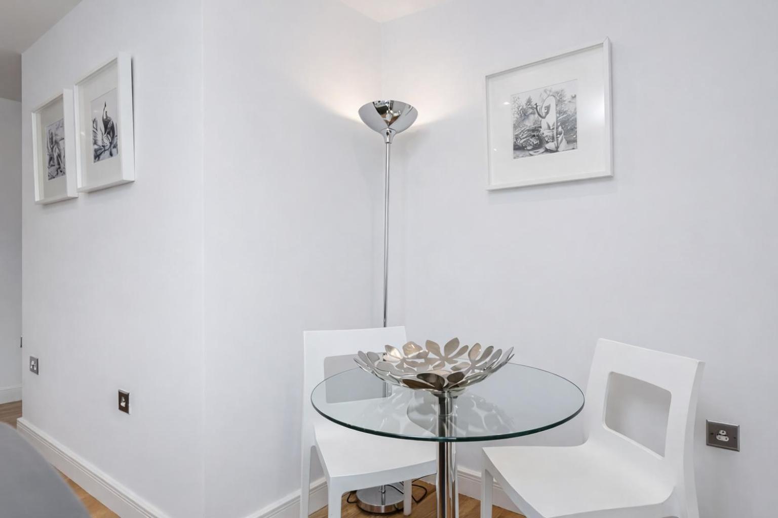 One-Bedroom Apartment photo 3