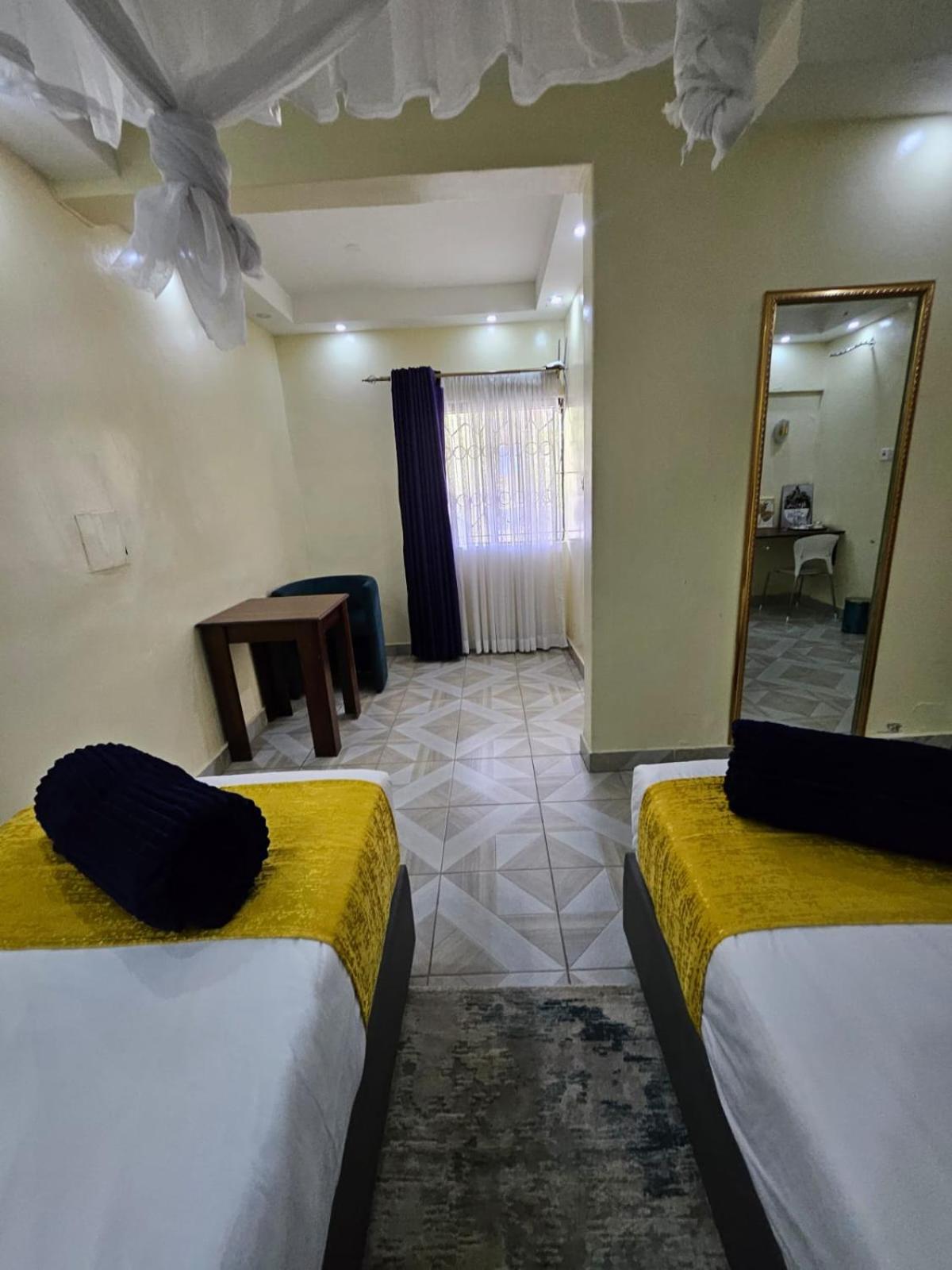 Standard Twin Room