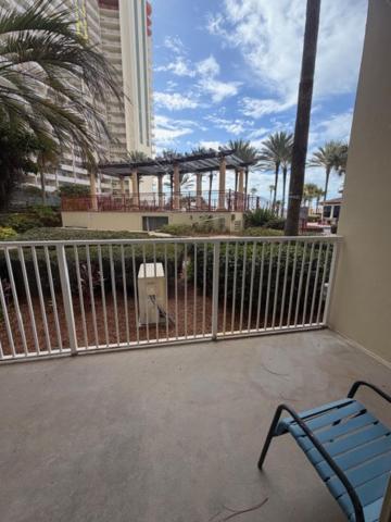 Superior One-Bedroom Apartment with Ocean View