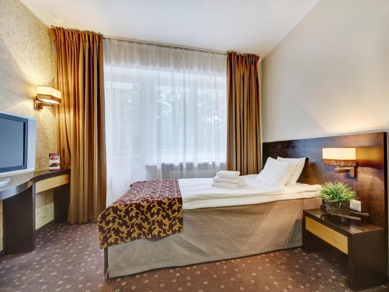 Single Room with Spa Access