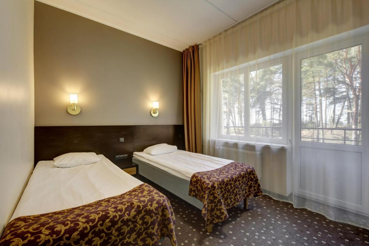 Twin Room with Spa Access - Photo 2