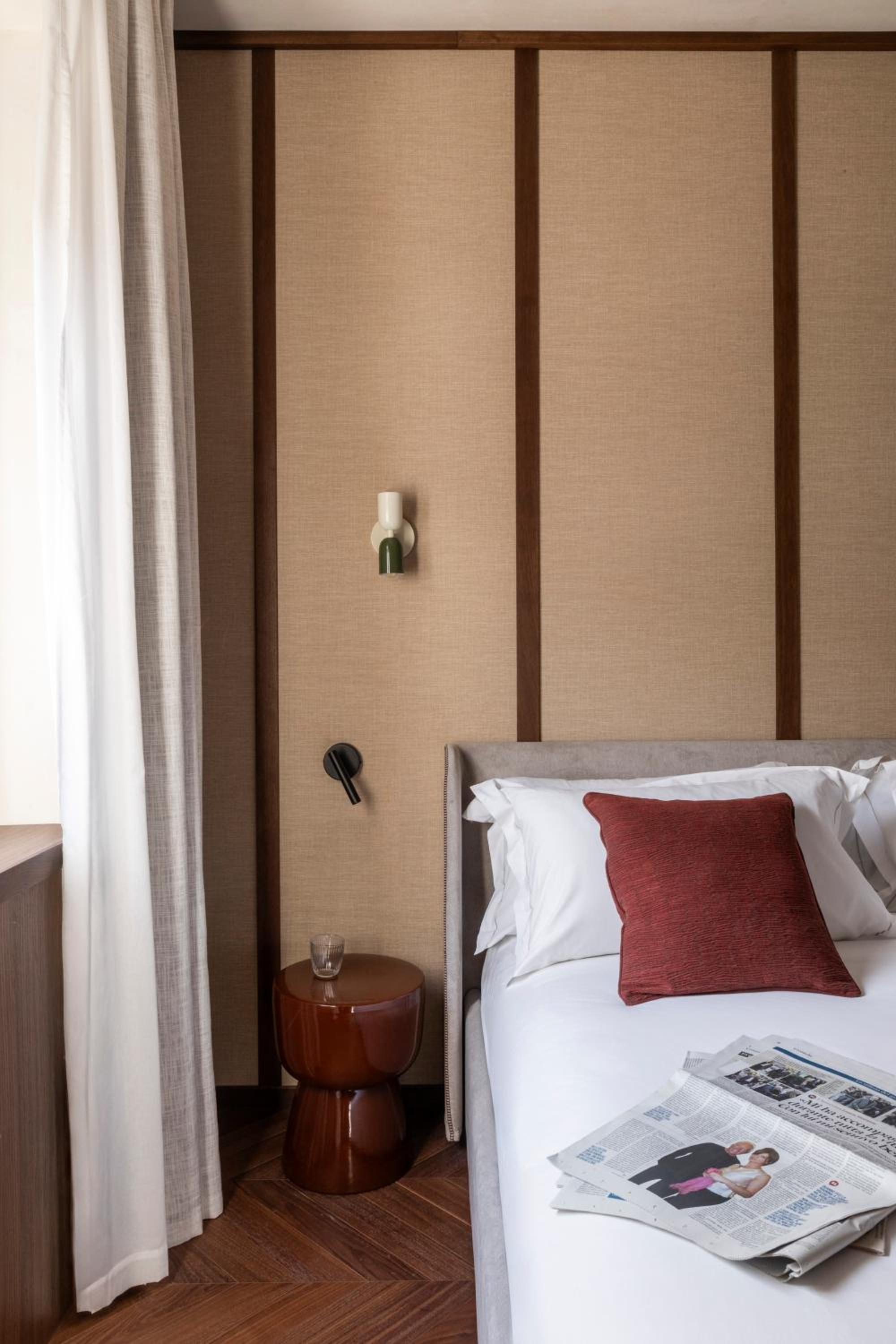 Deluxe King Room photo 2
