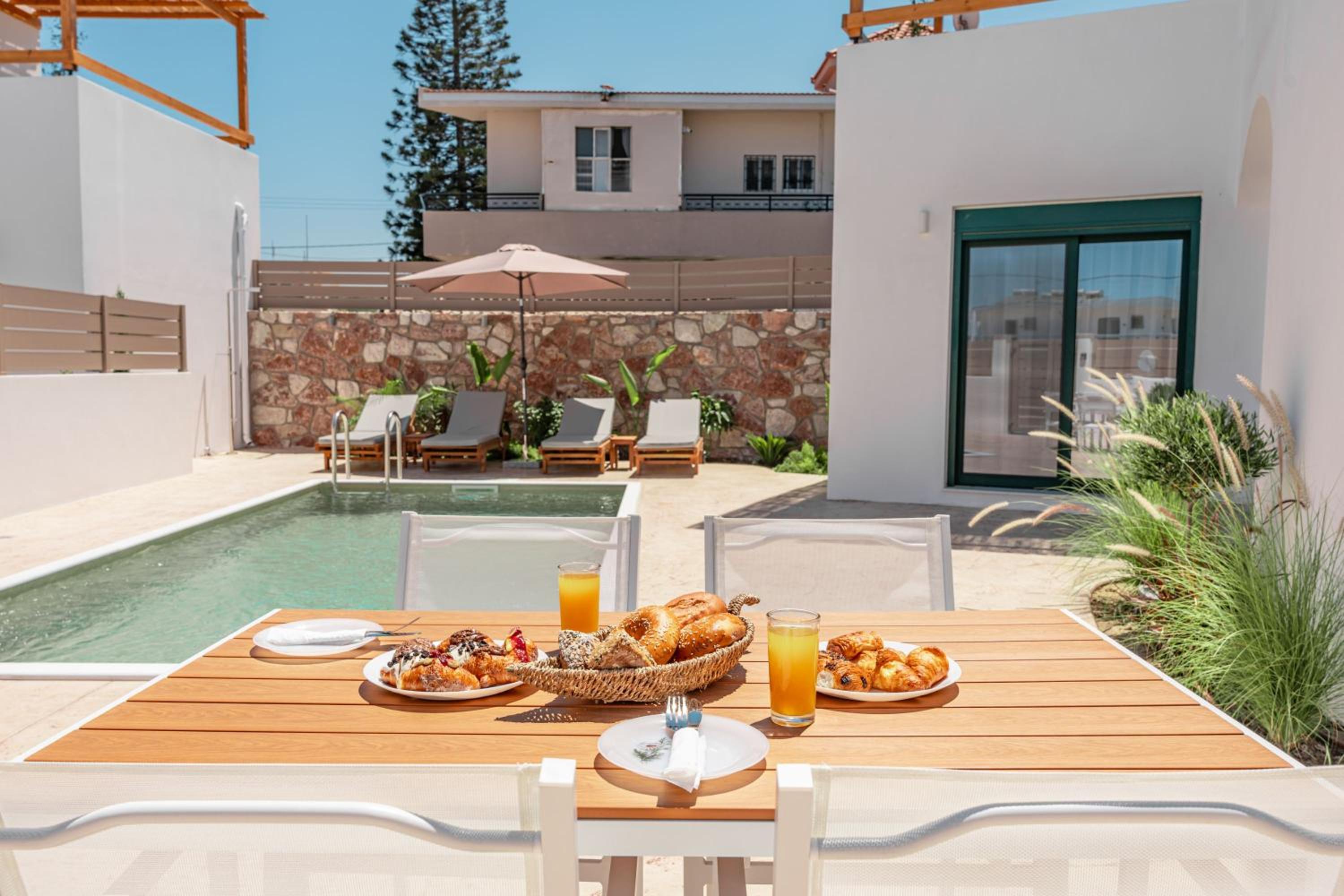 Villa with Private Pool photo 2