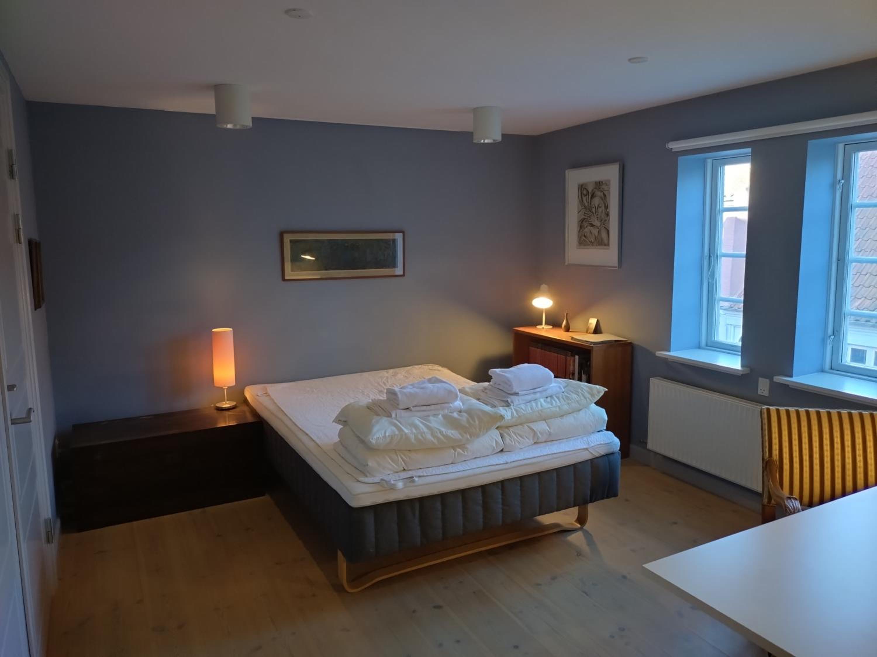 Double Room with Shared Bathroom photo 2