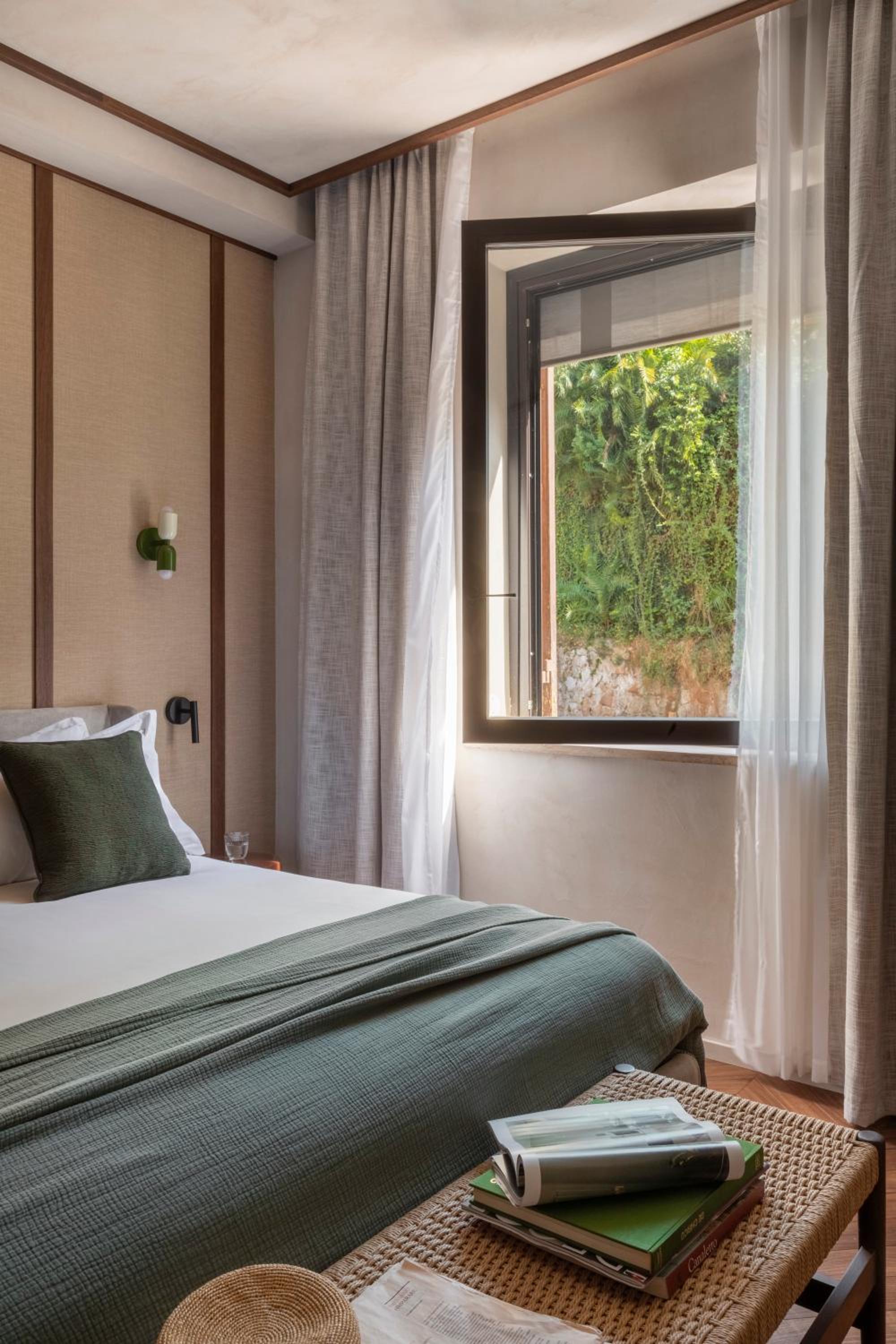 Deluxe Triple Room photo 1