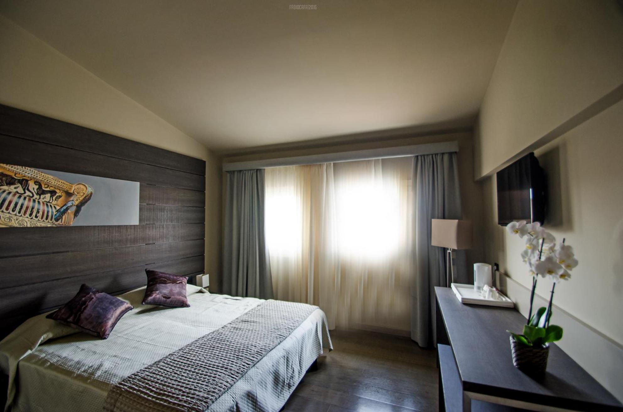 Deluxe Double or Twin Room photo 1