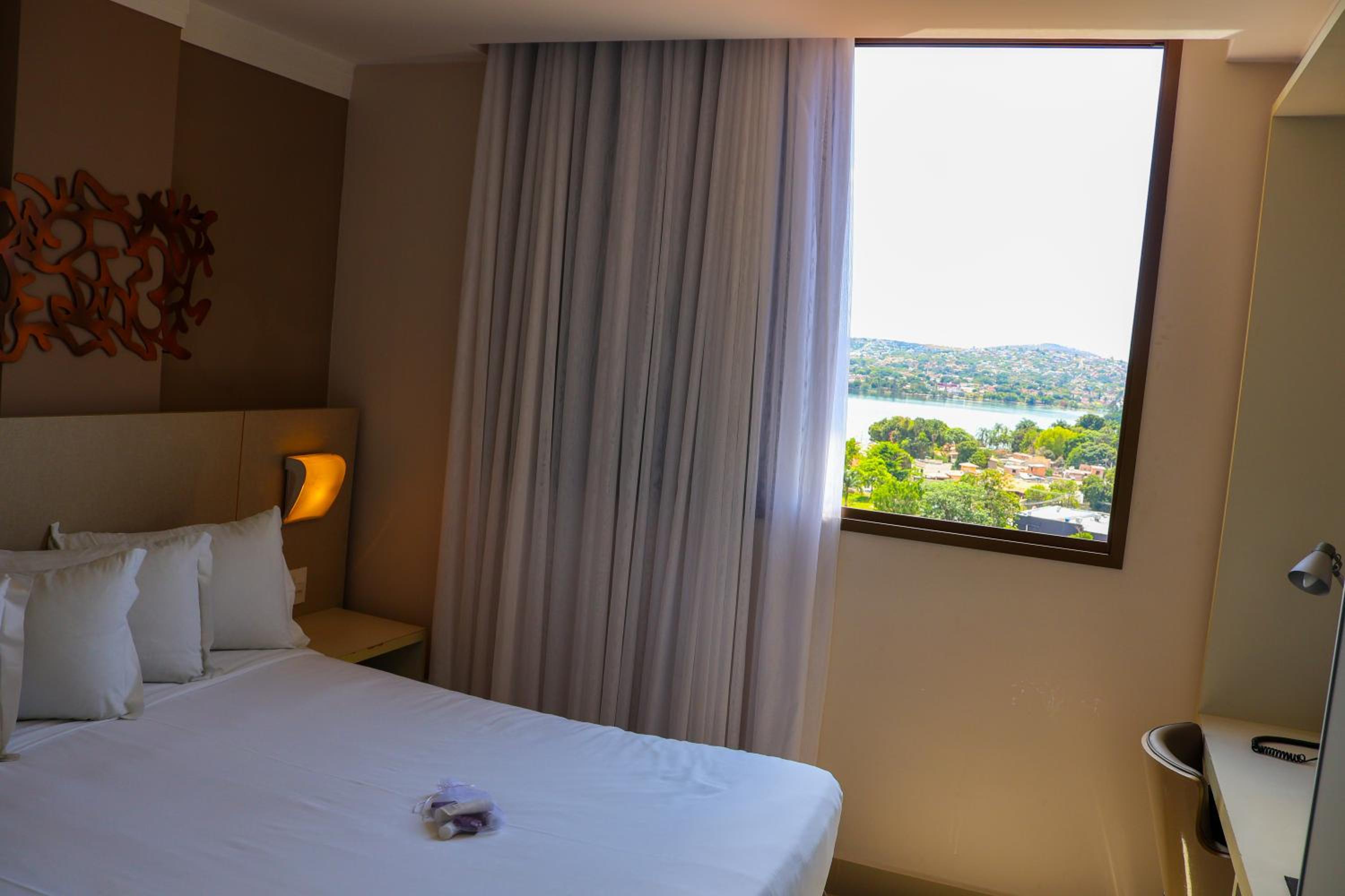 Deluxe Suite with Spa Bath