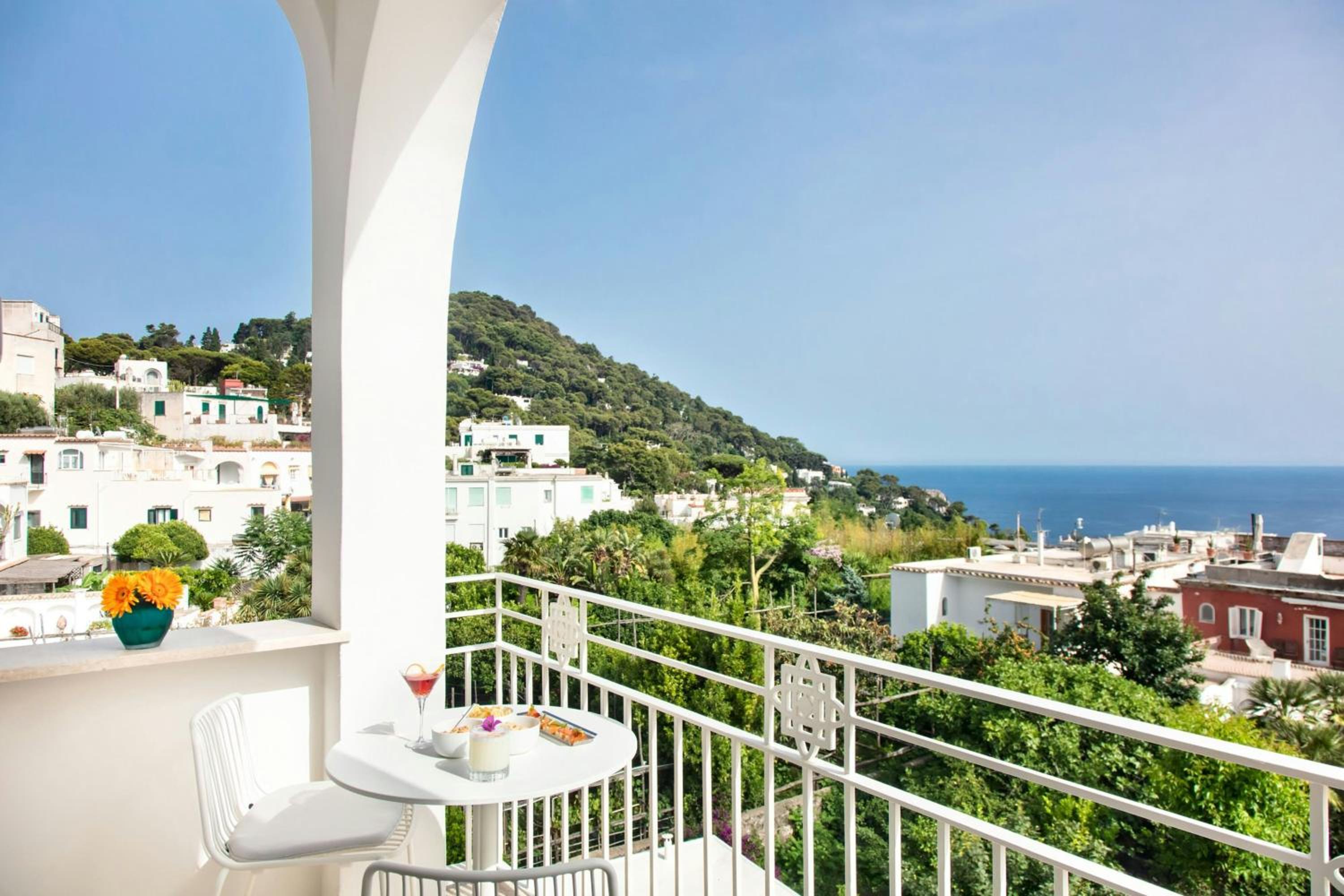 Capri Junior King Suite with Balcony and Sea View - Photo 3