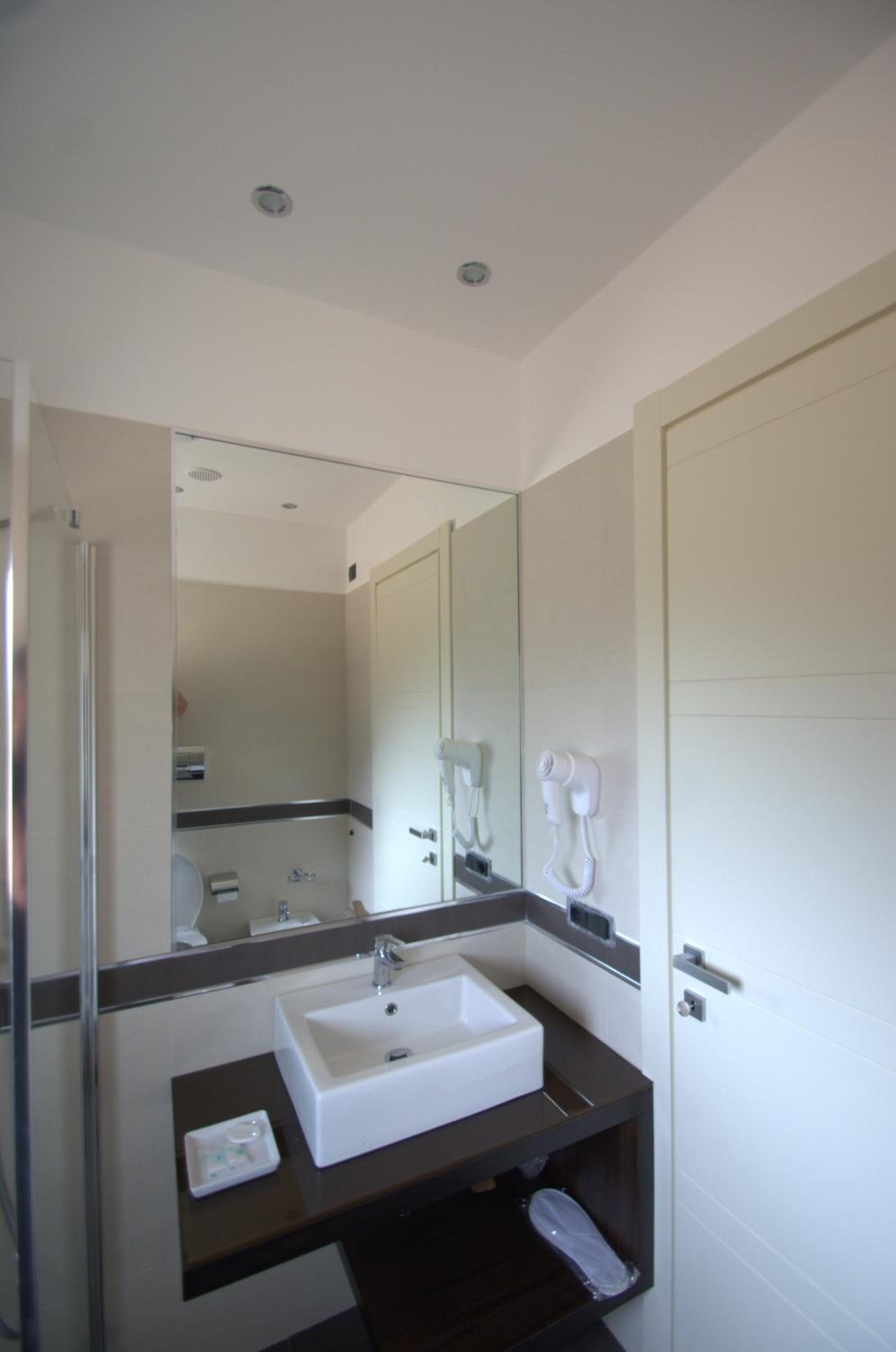 Deluxe Double or Twin Room photo 3