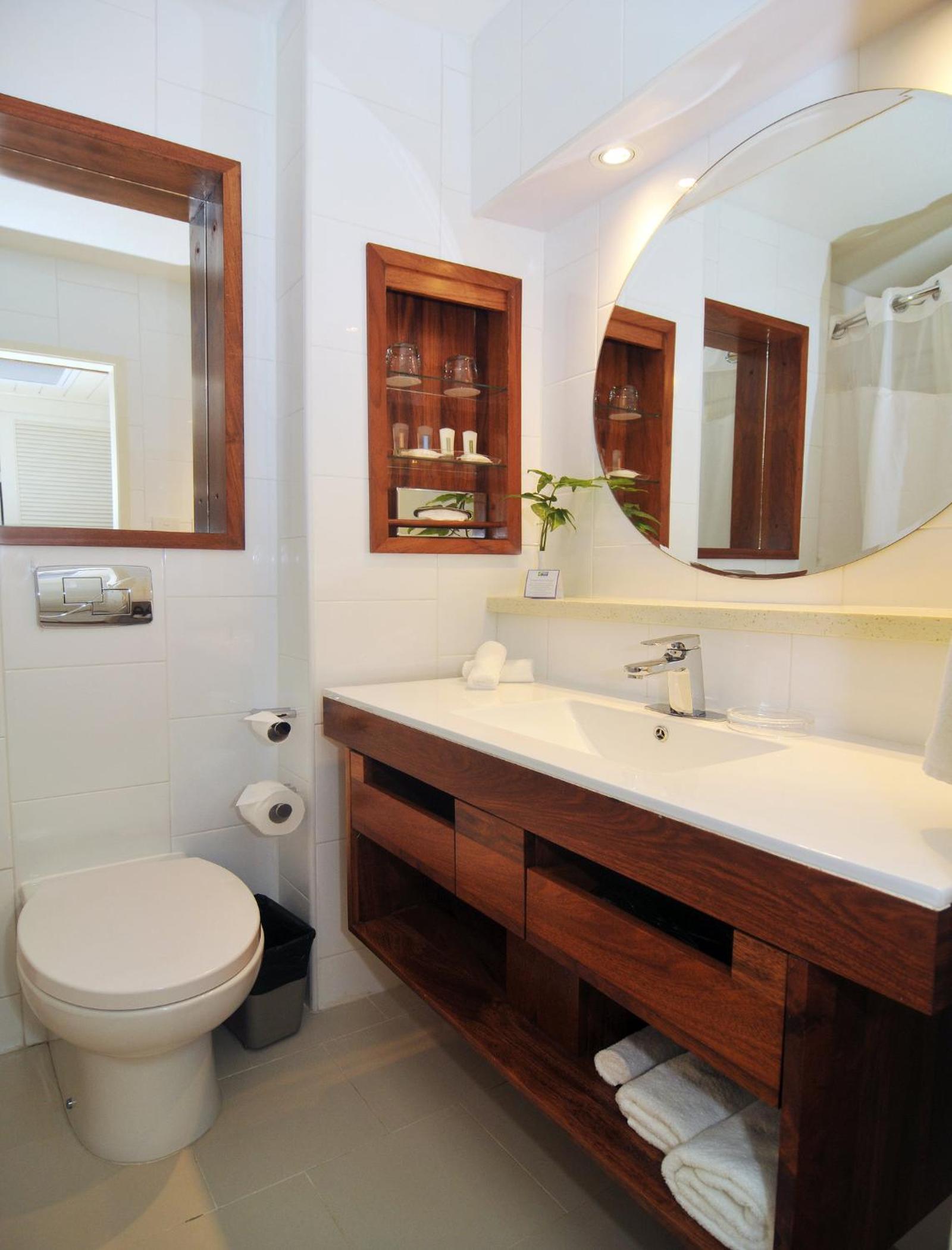Standard King Room - Photo 3