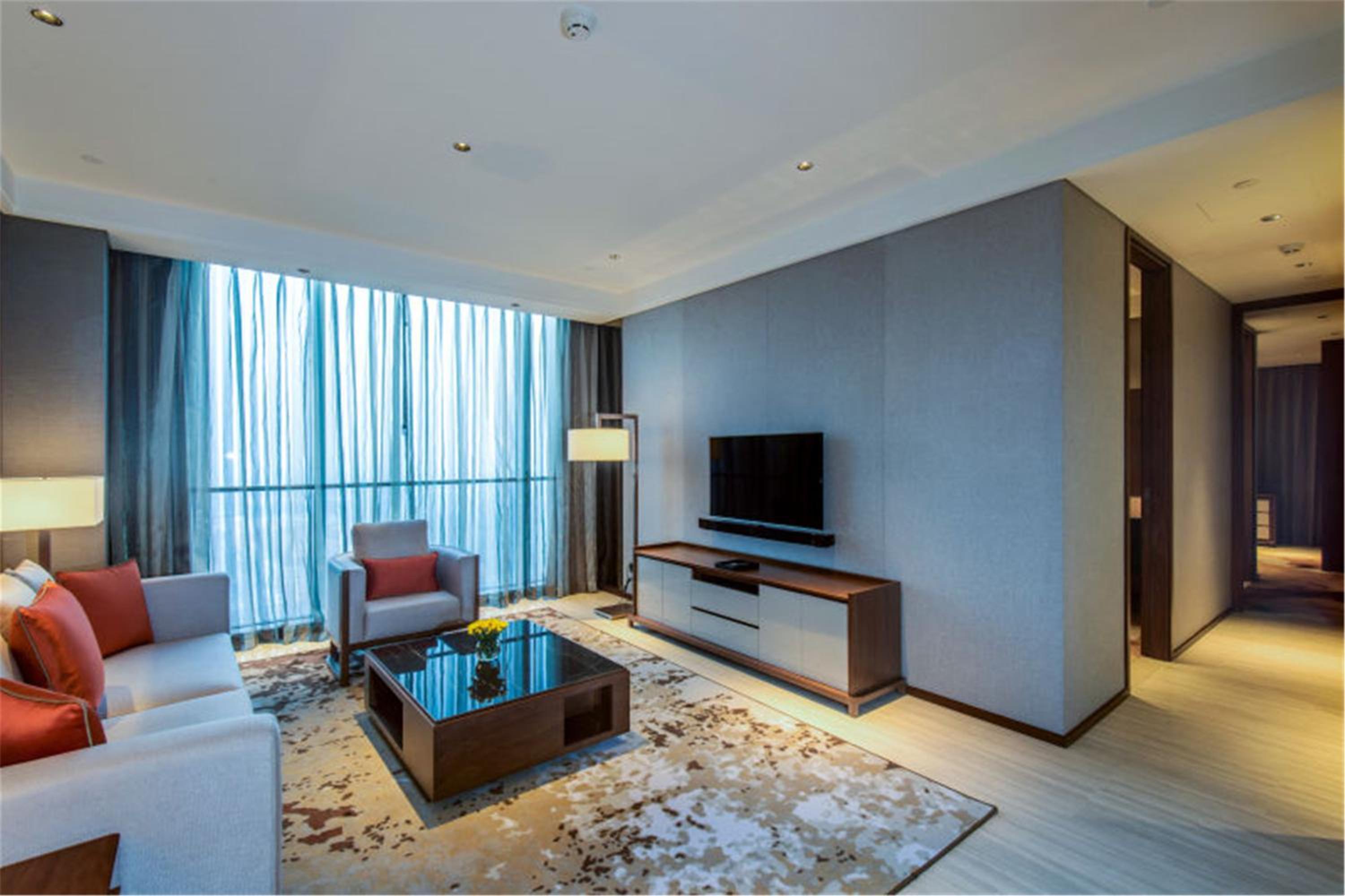 Deluxe Two-Bedroom Apartment
