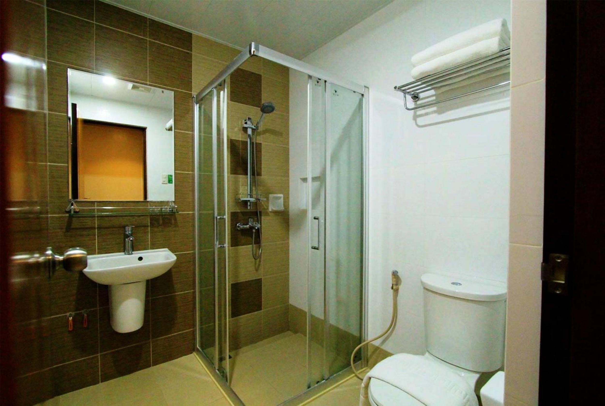 Standard Twin Room - Photo 10