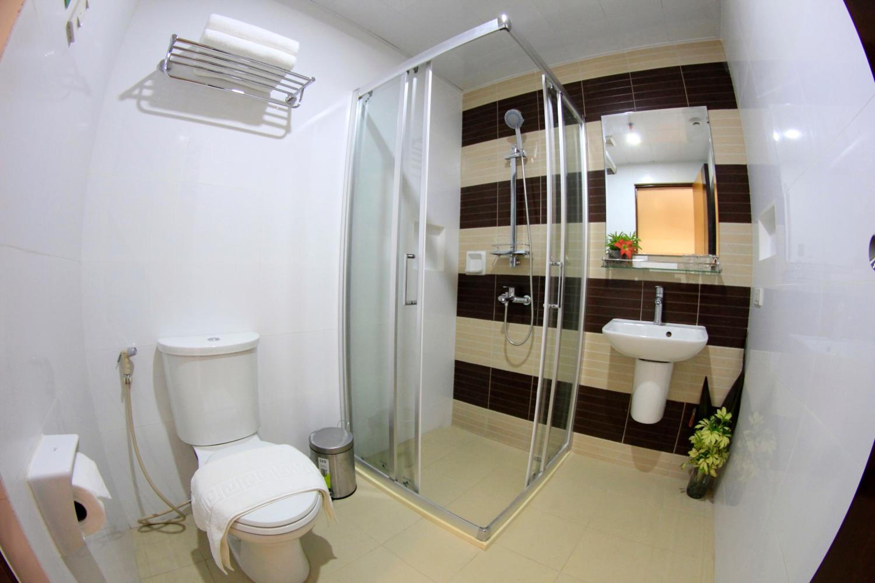 Standard Twin Room - Photo 11