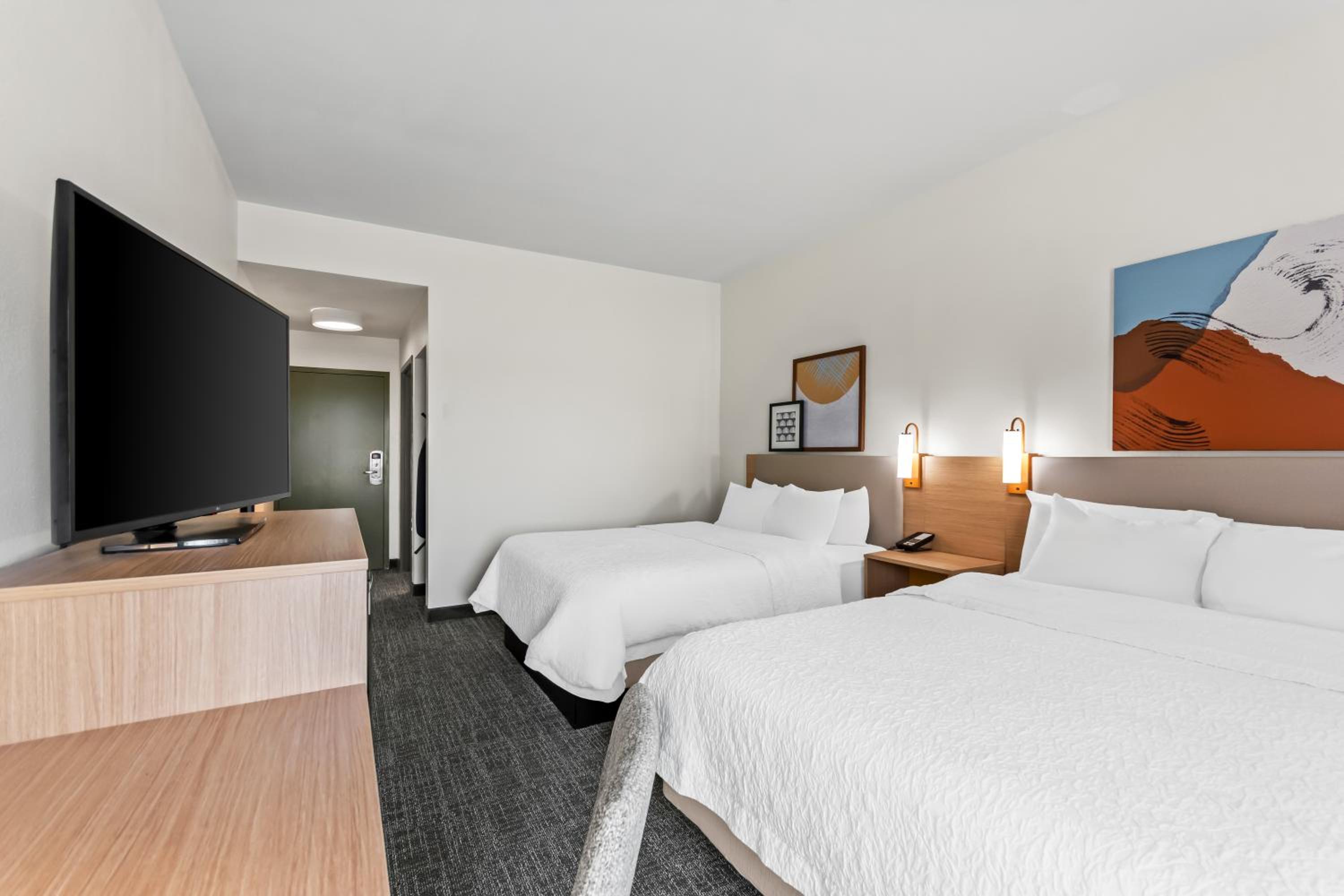 Queen Room with Two Queen Beds - Hearing Access - Photo 2