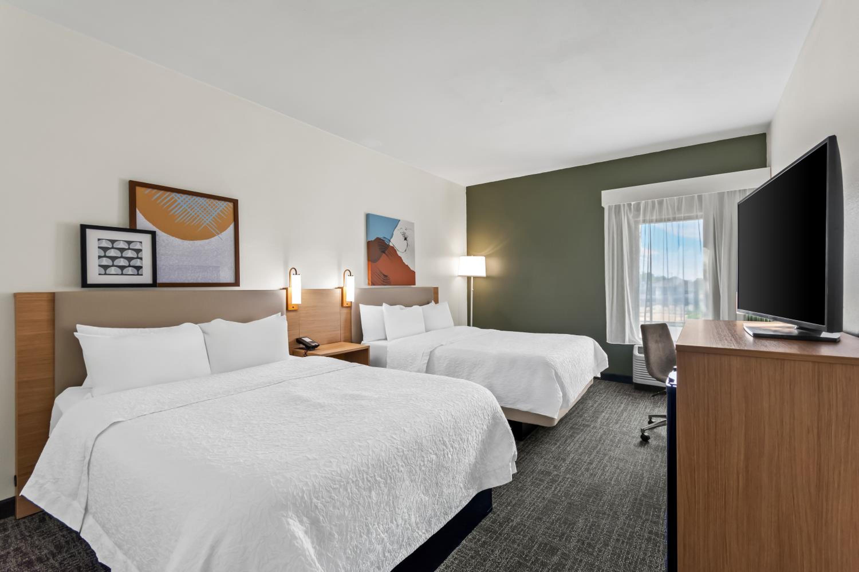 Queen Room with Two Queen Beds - Hearing Access - Photo 3