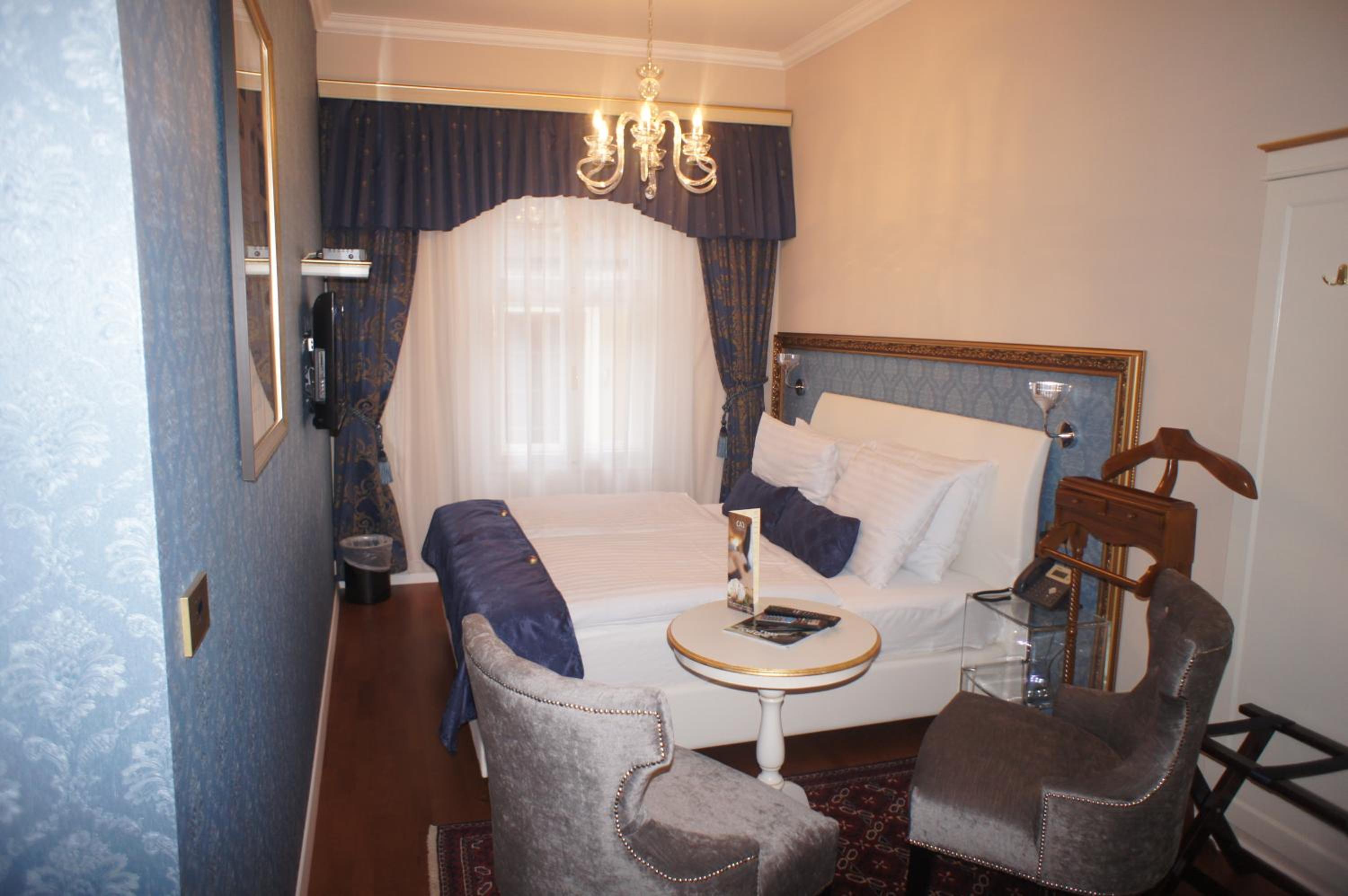 Double Room - Photo 2