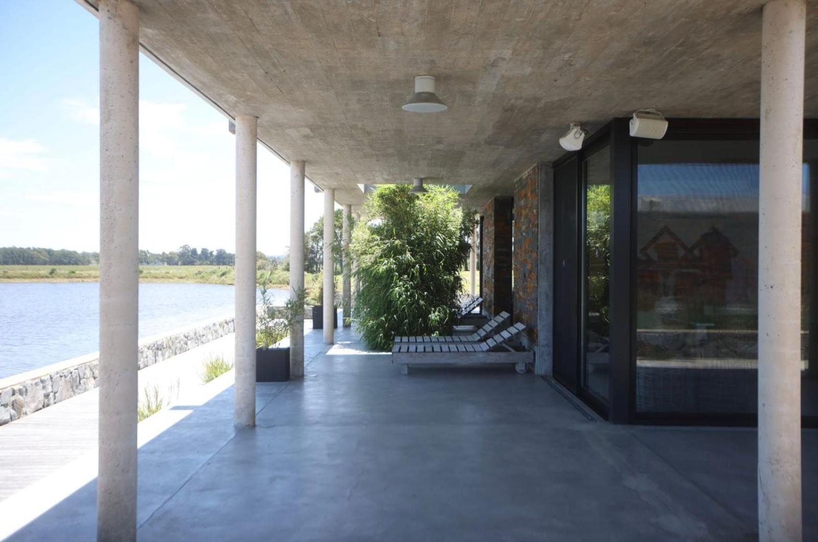Suite with Lake View photo 2