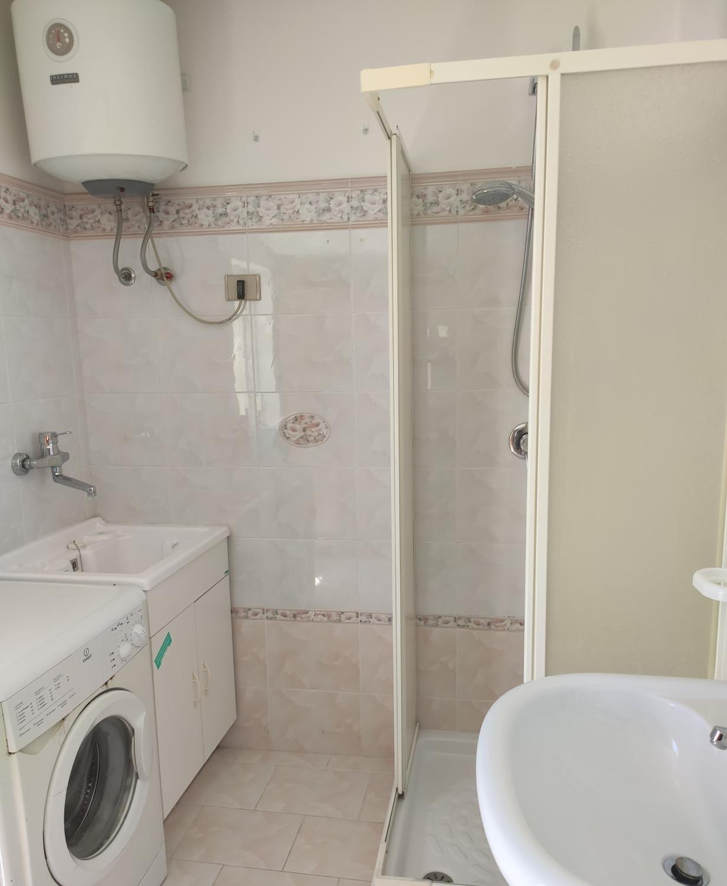 One-Bedroom Apartment with Sea View photo 2