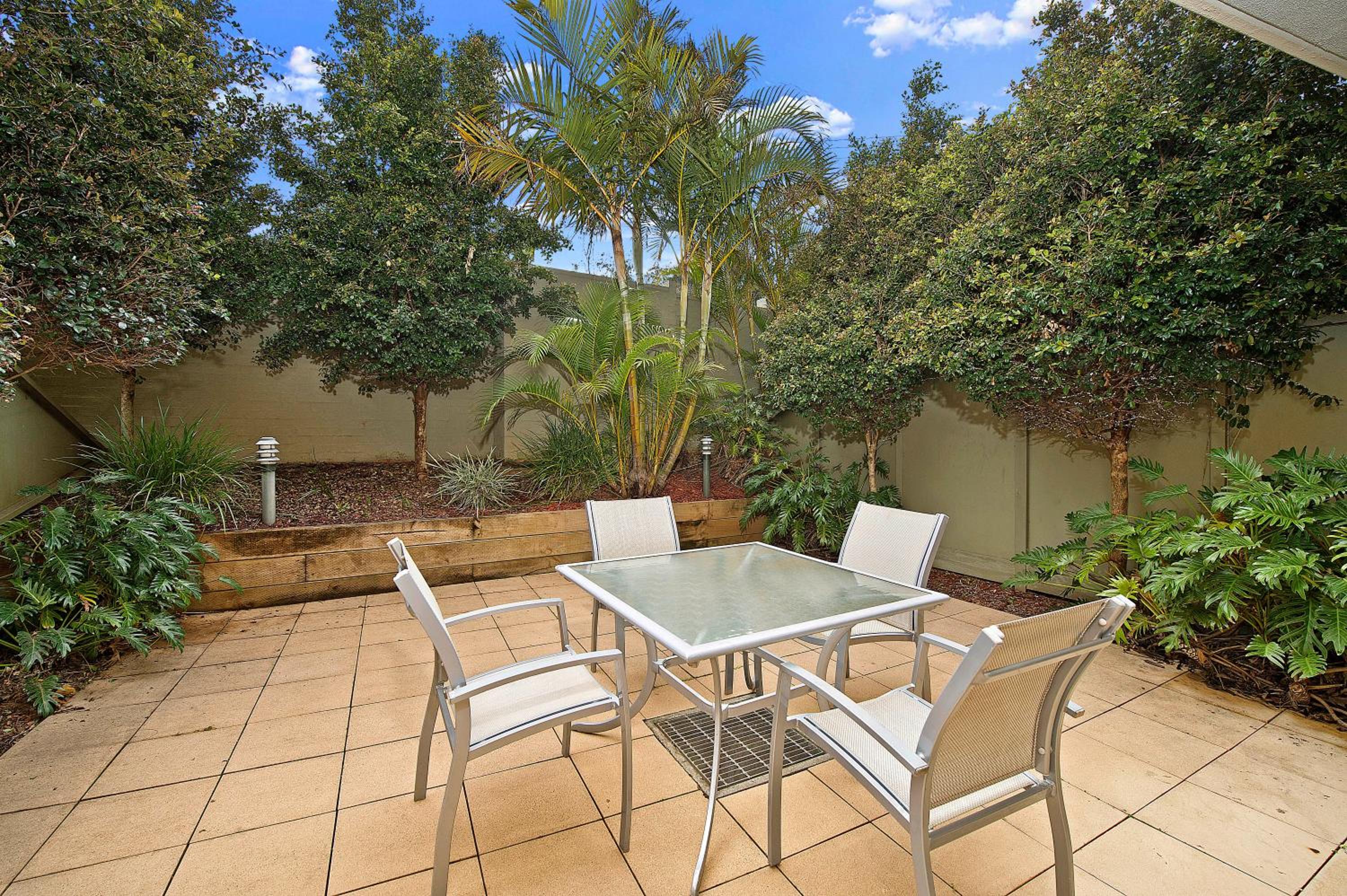 Two-Bedroom Apartment with Courtyard photo 2