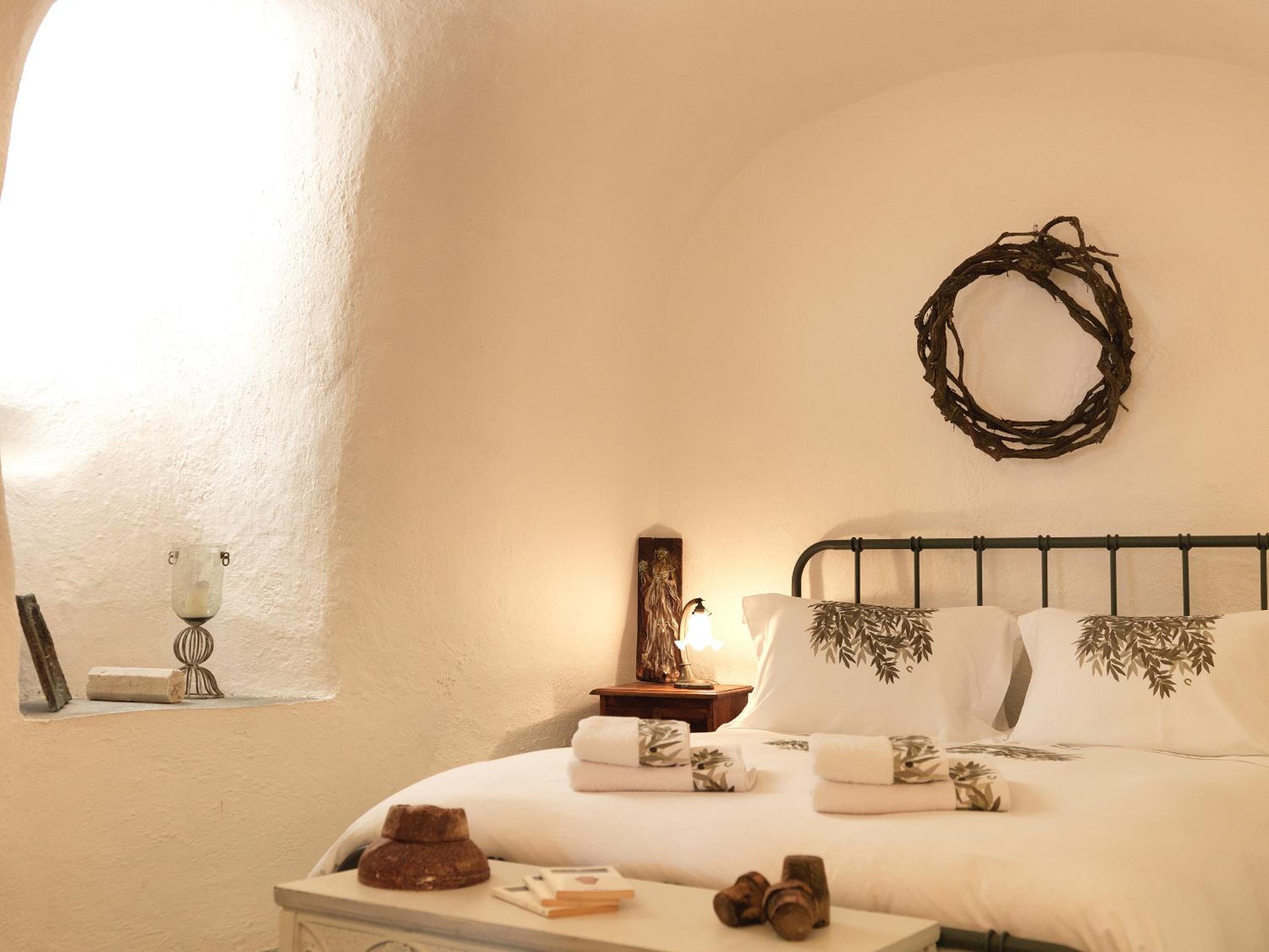 One-Bedroom Cave House House-Olive photo 1