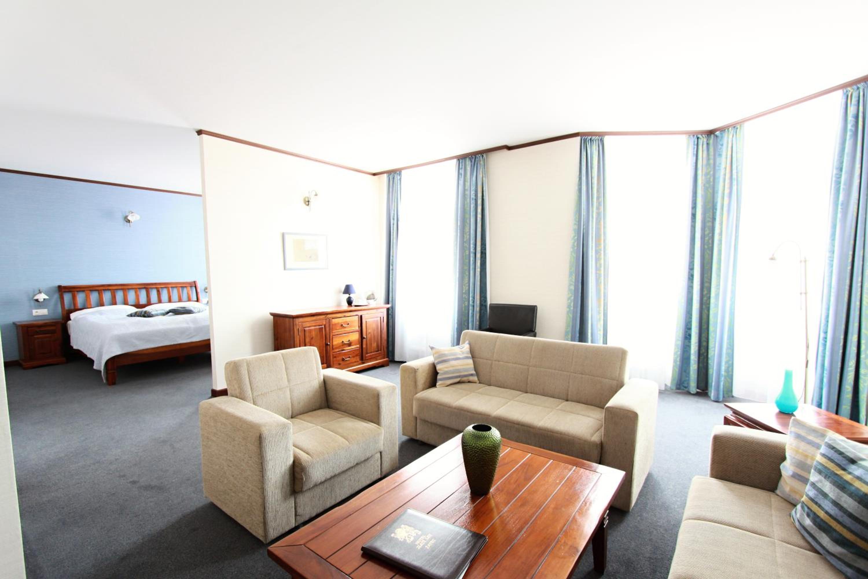 Apartment - Photo 3