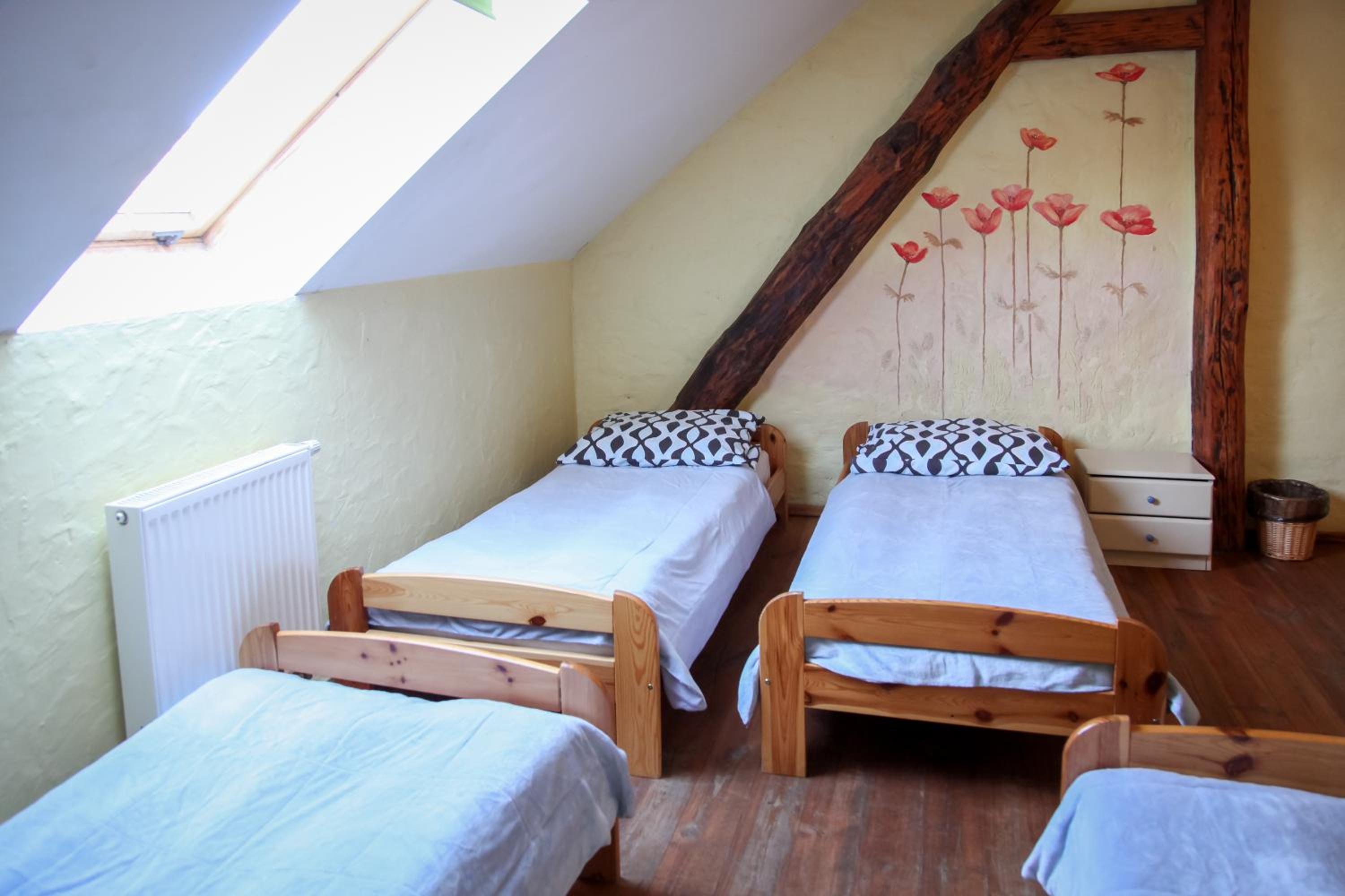Quadruple Room with Private Bathroom photo 1