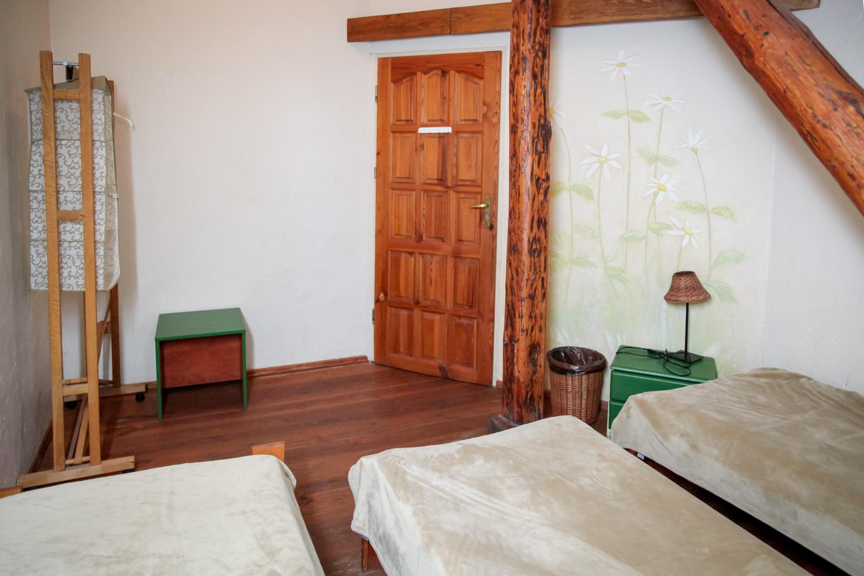 Basic Triple Room with Shared Bathroom photo 2