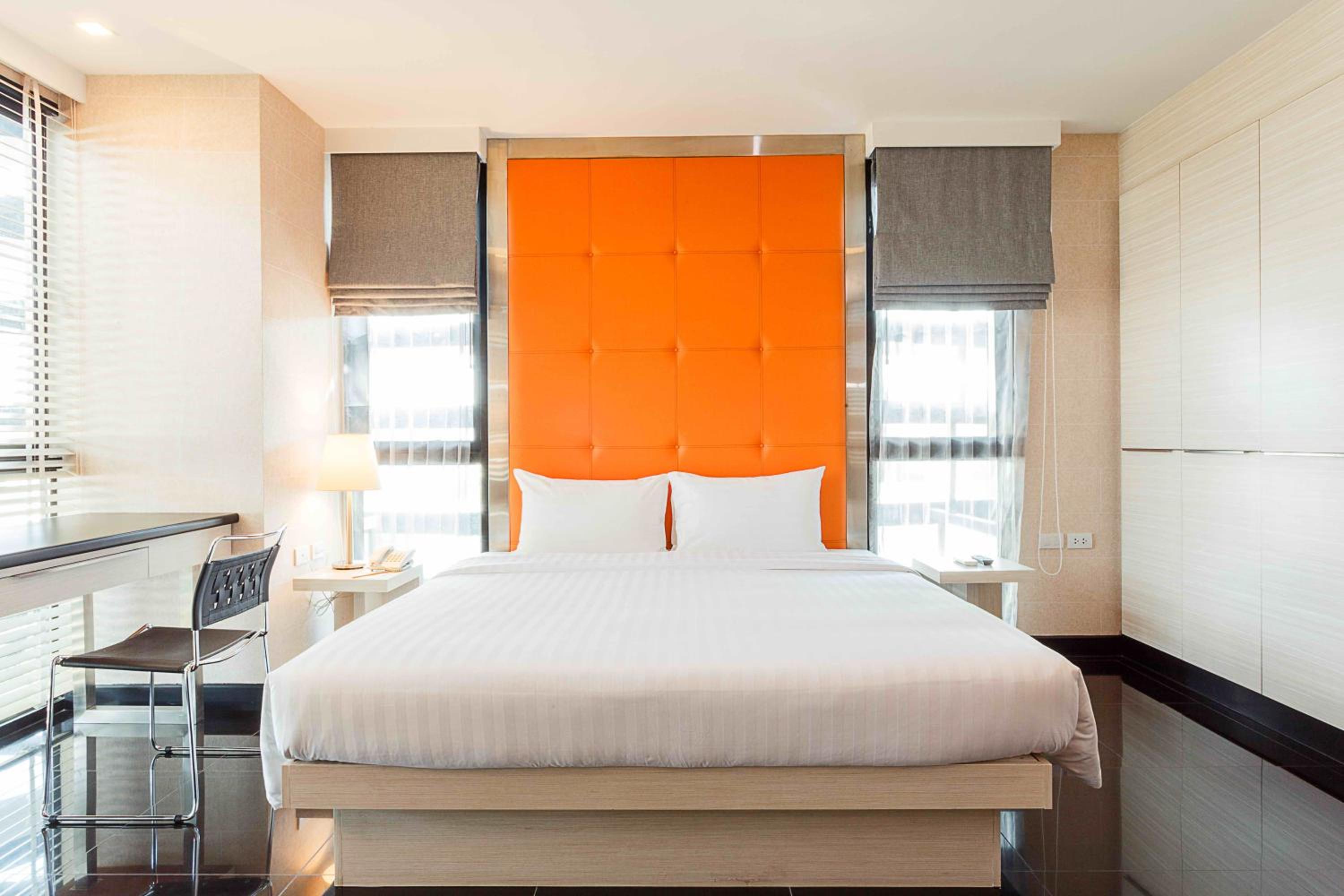 Deluxe King Room - Photo 4