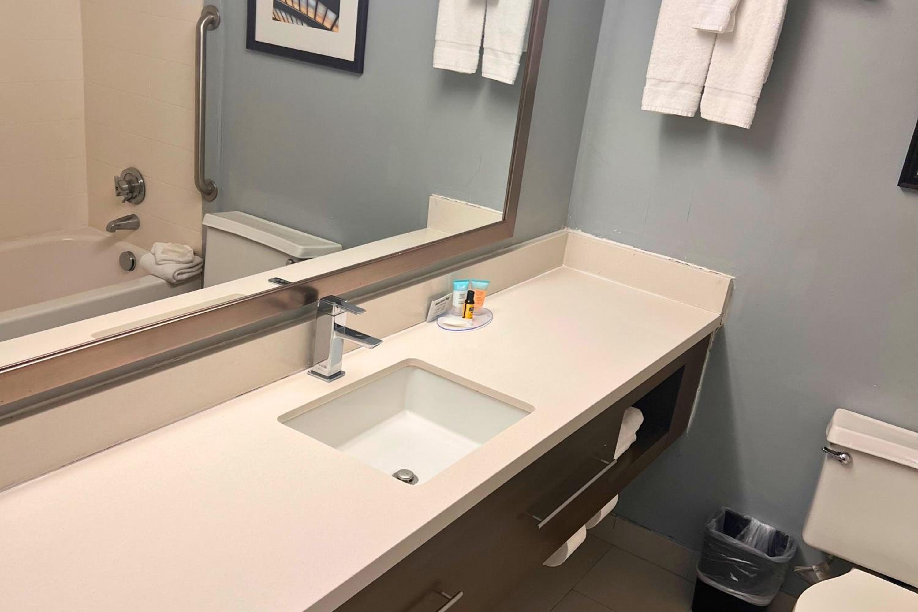 enVision Hotel & Conference Center Mansfield-Foxboro