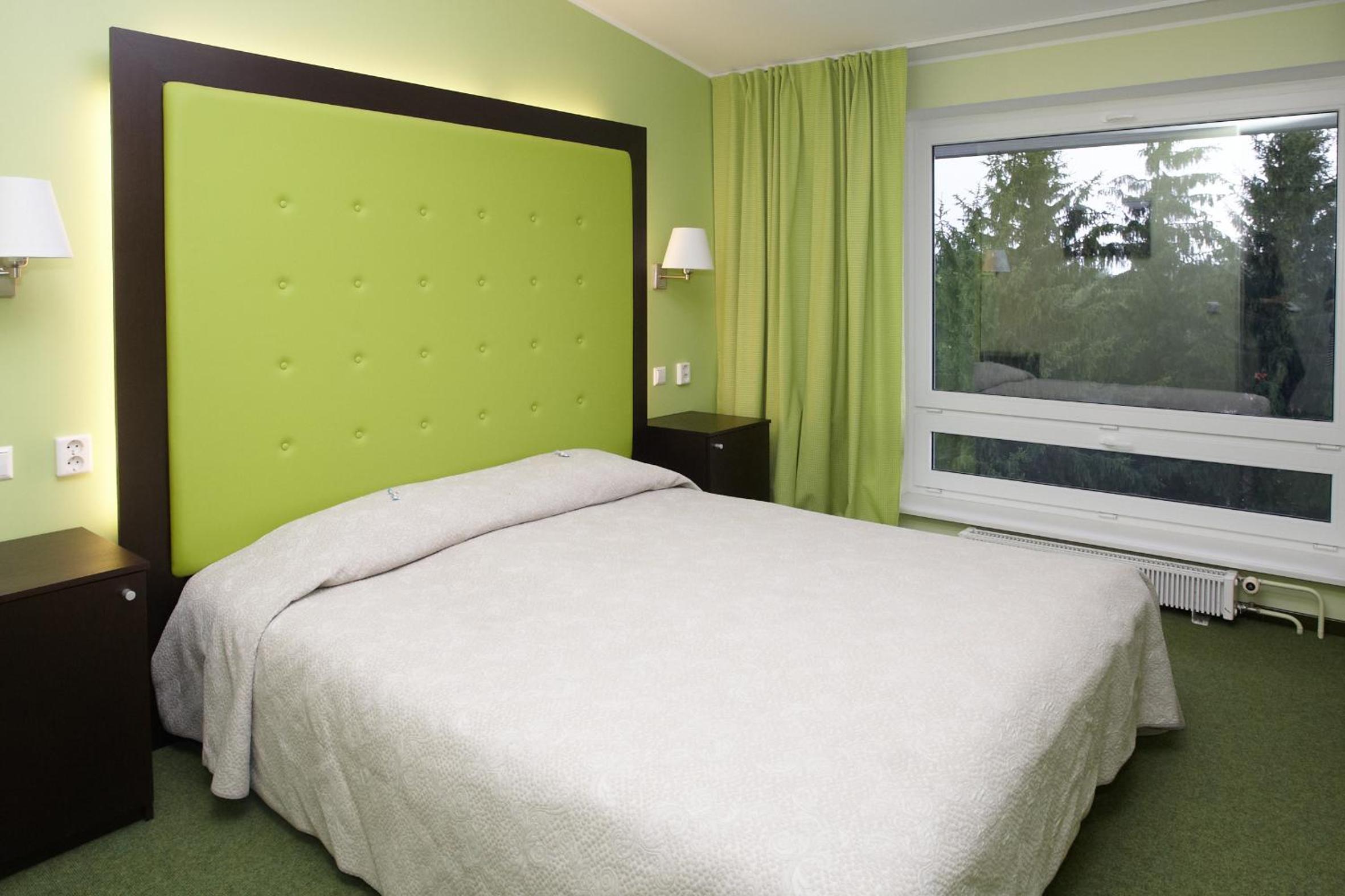 Double or Twin Room with Pool Access - Photo 5
