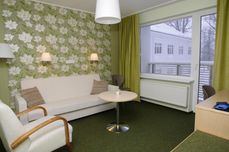 Suite - Photo 5
