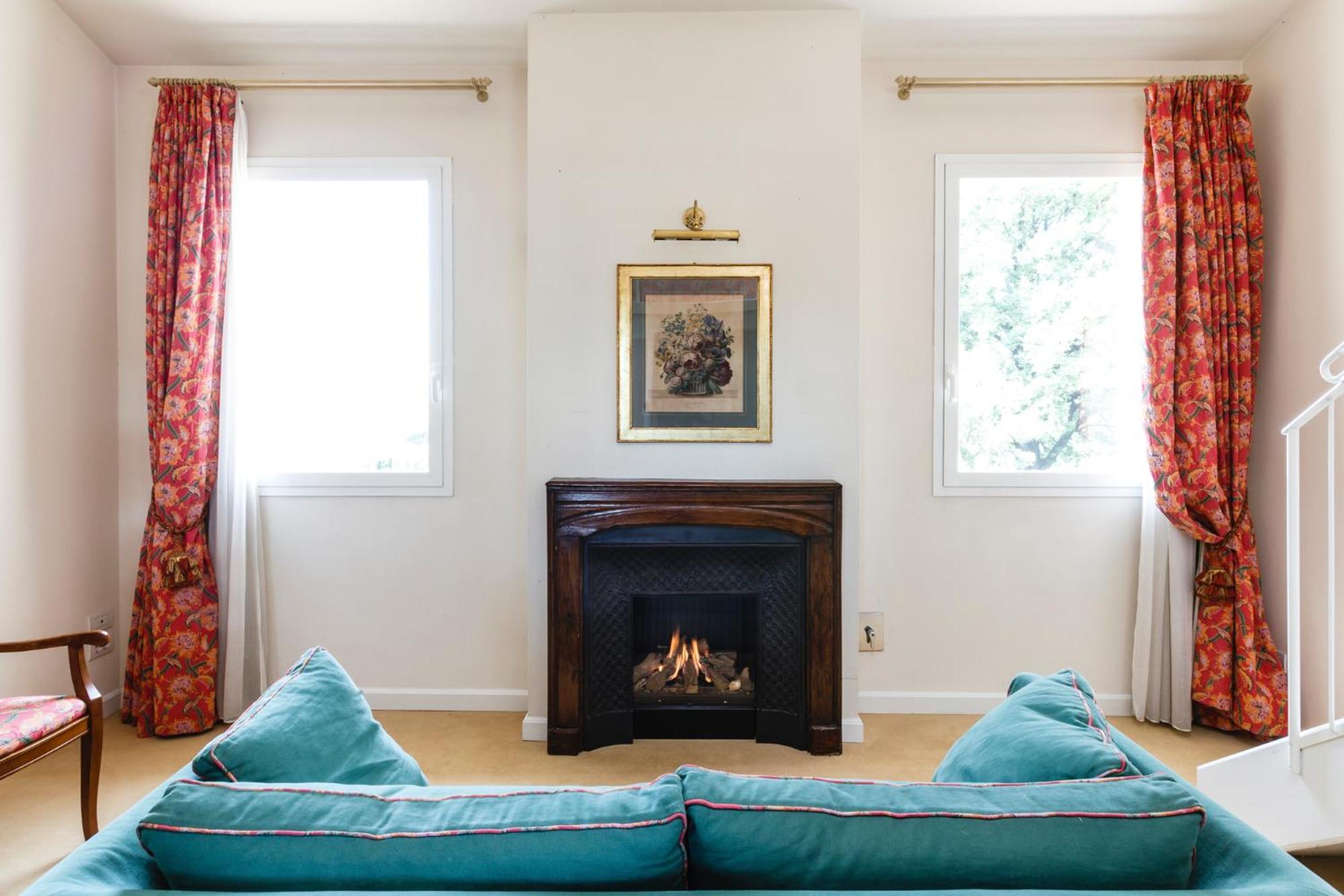 Executive Suite - Photo 1