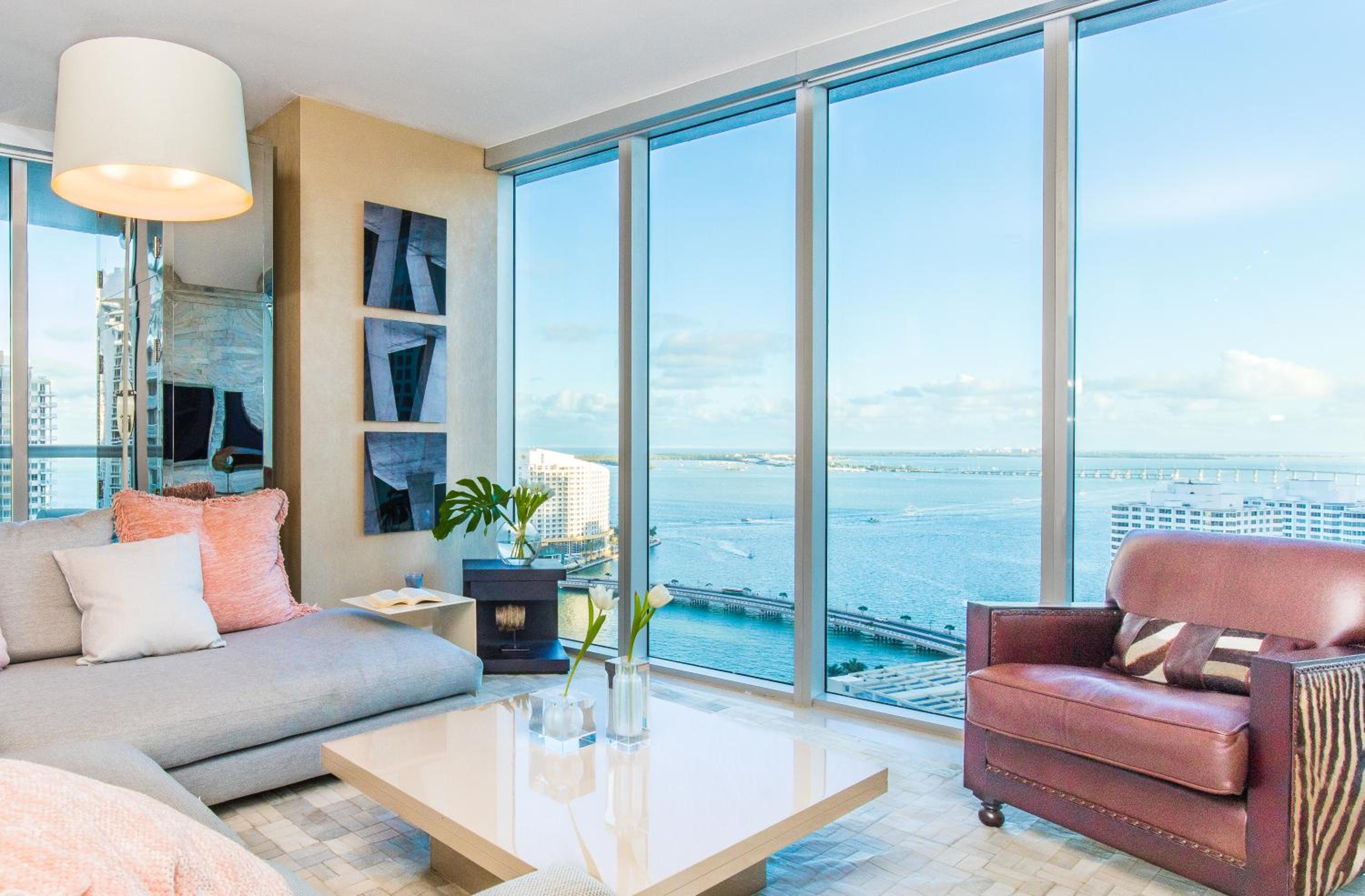 Two-Bedroom Apartment - Oceanfront thumbnail 5