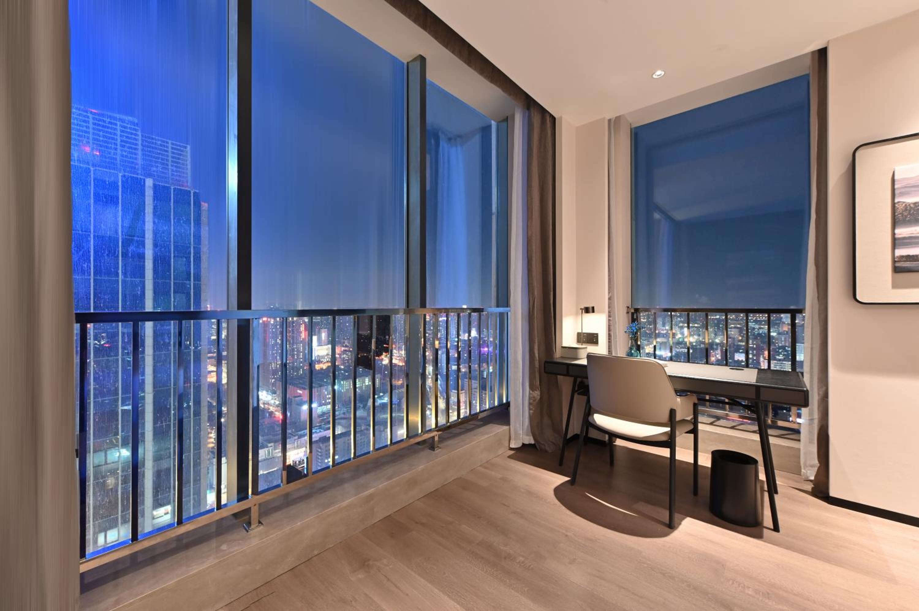 Jimu Queen Room with City View photo 2