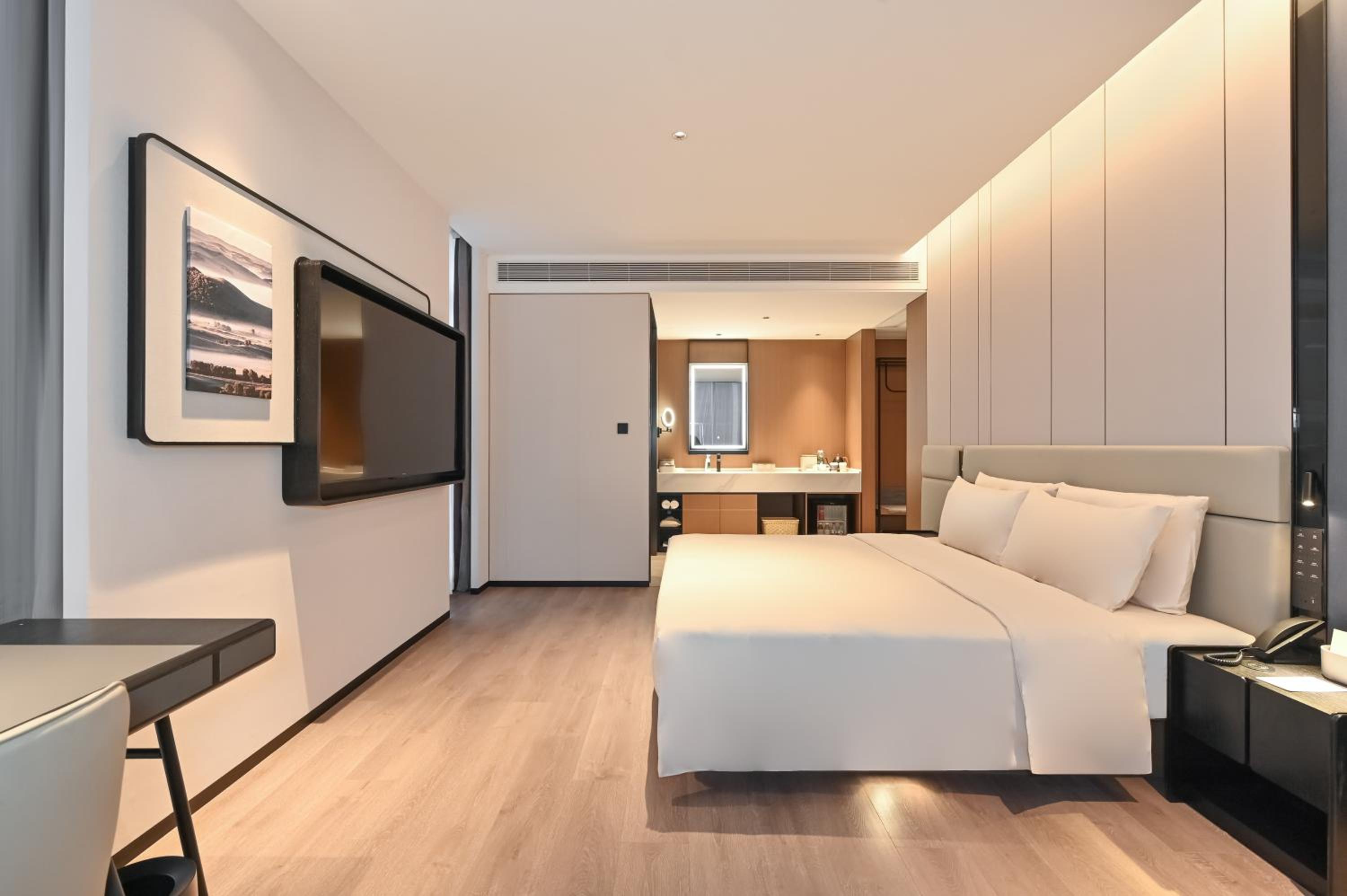 Jimu Queen Room with City View photo 3