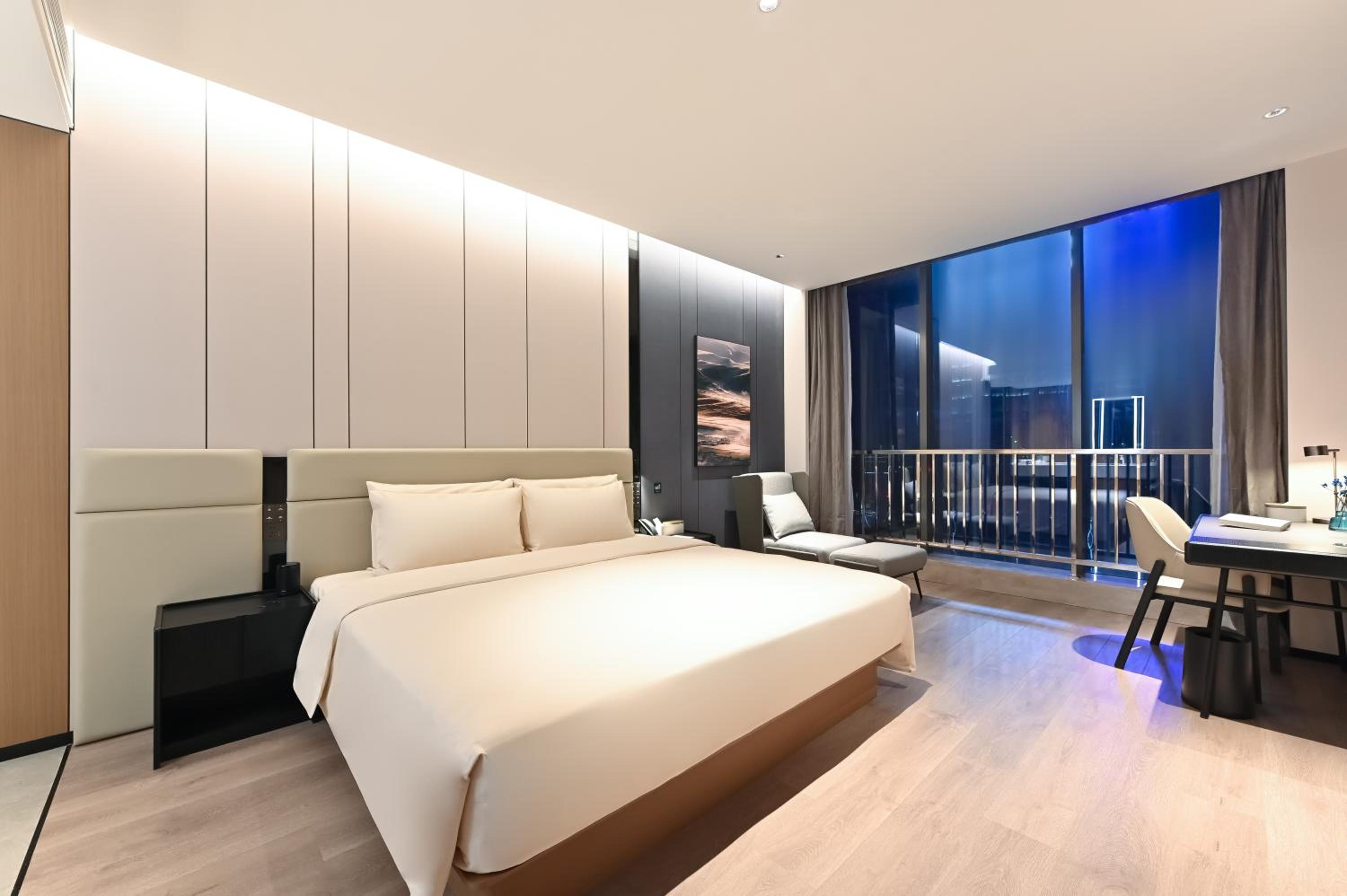 Jimu Queen Room with City View photo 1