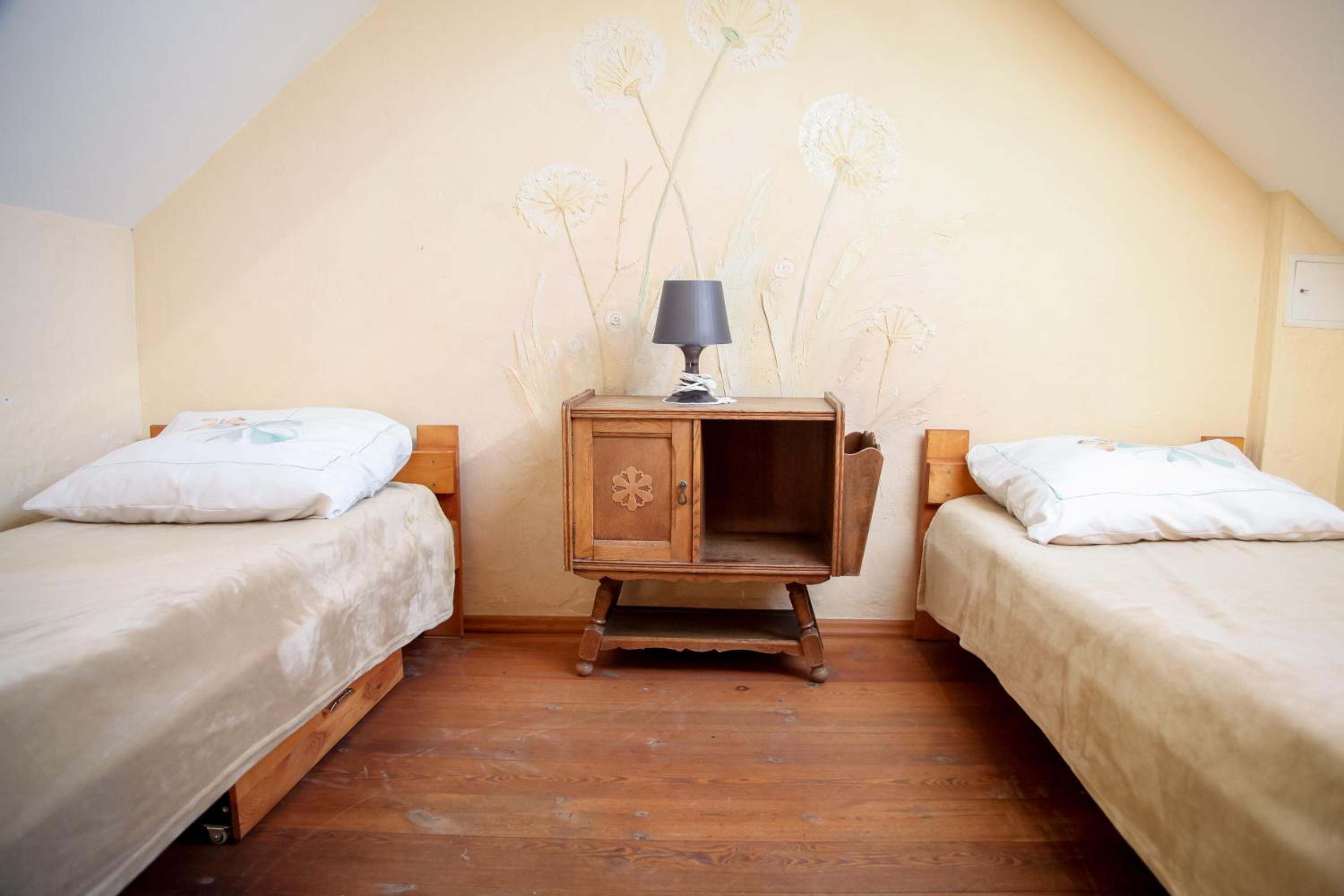 Double Room with Shared Bathroom photo 2