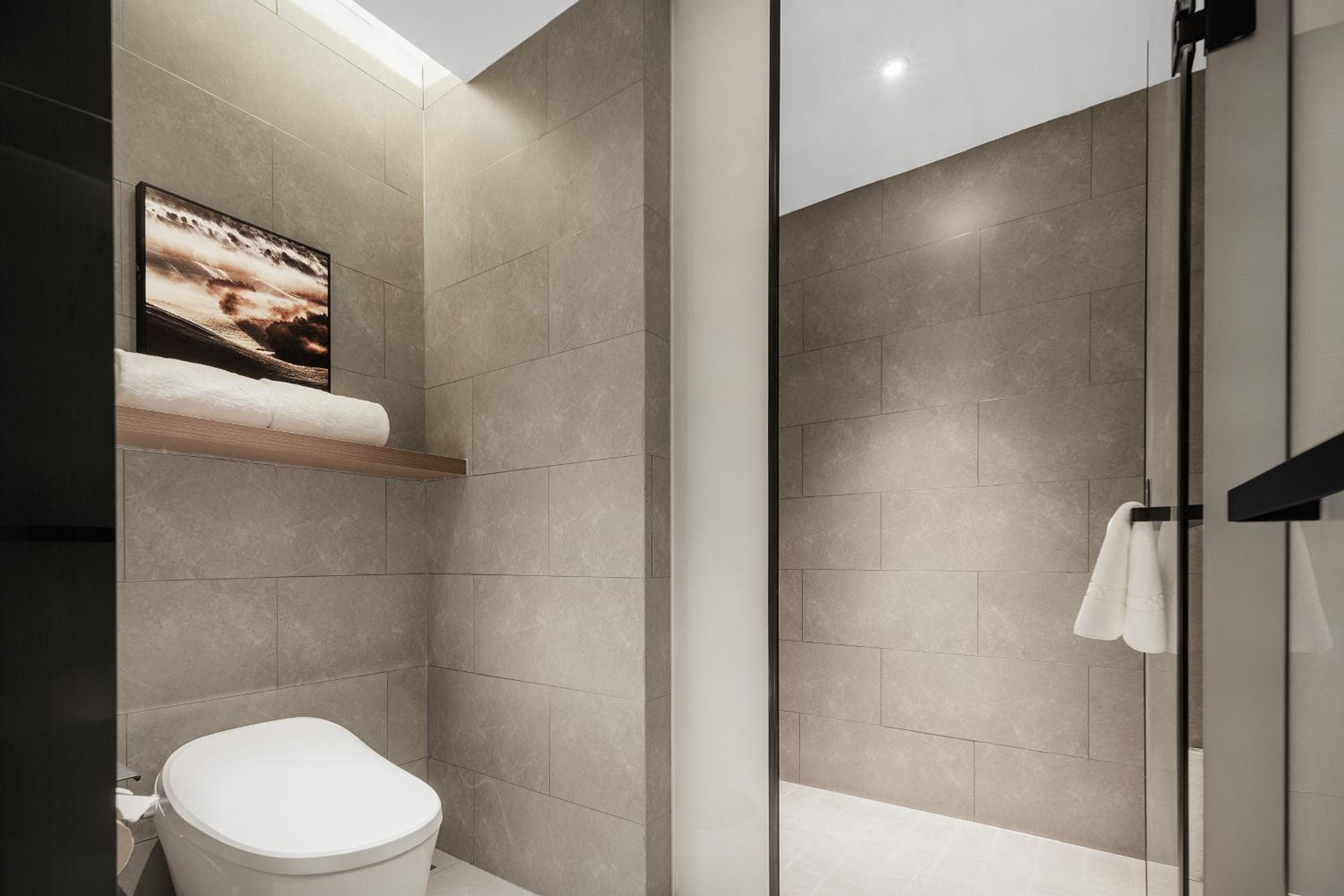 Elegant Double Room photo 3
