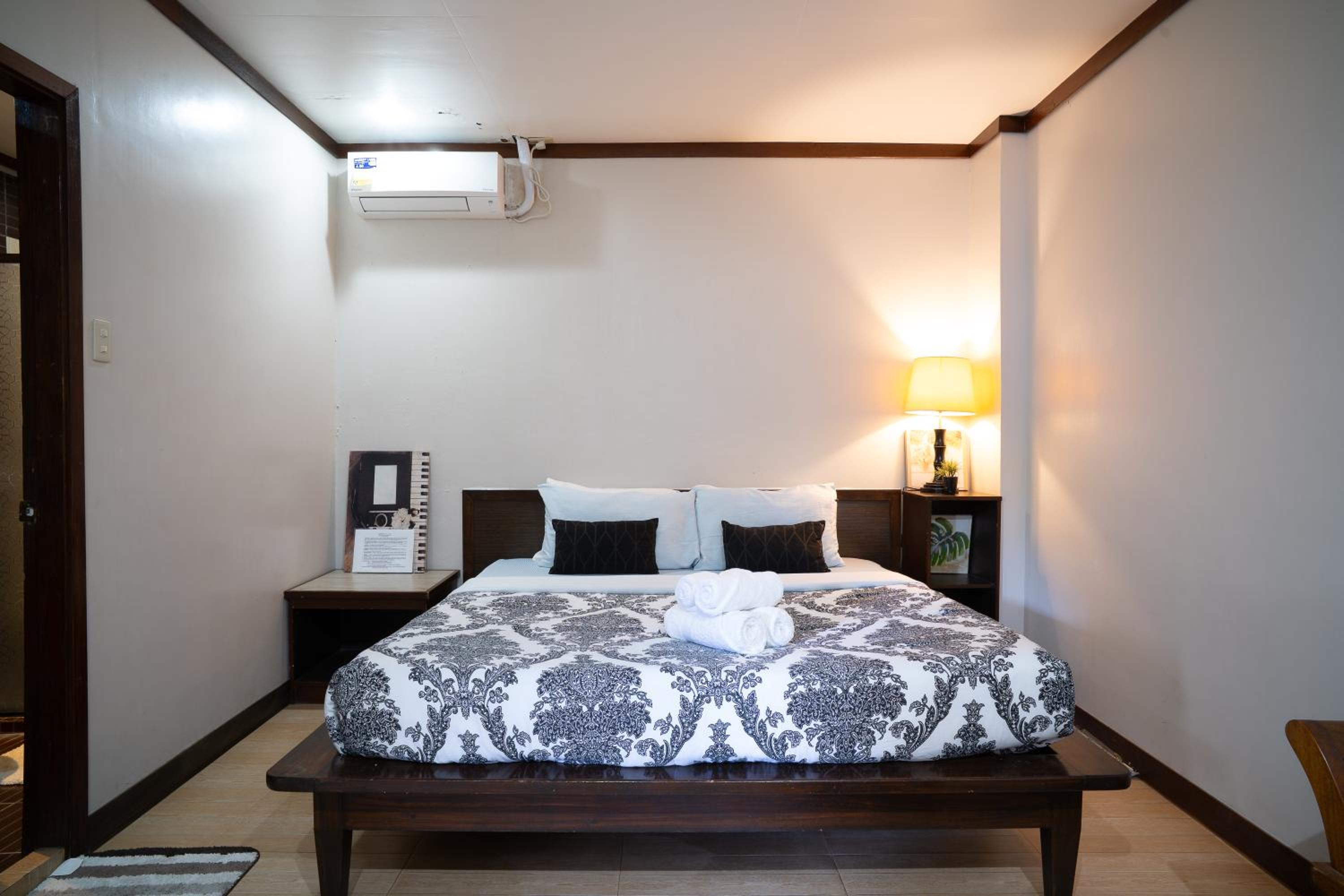 King Suite - Photo 9