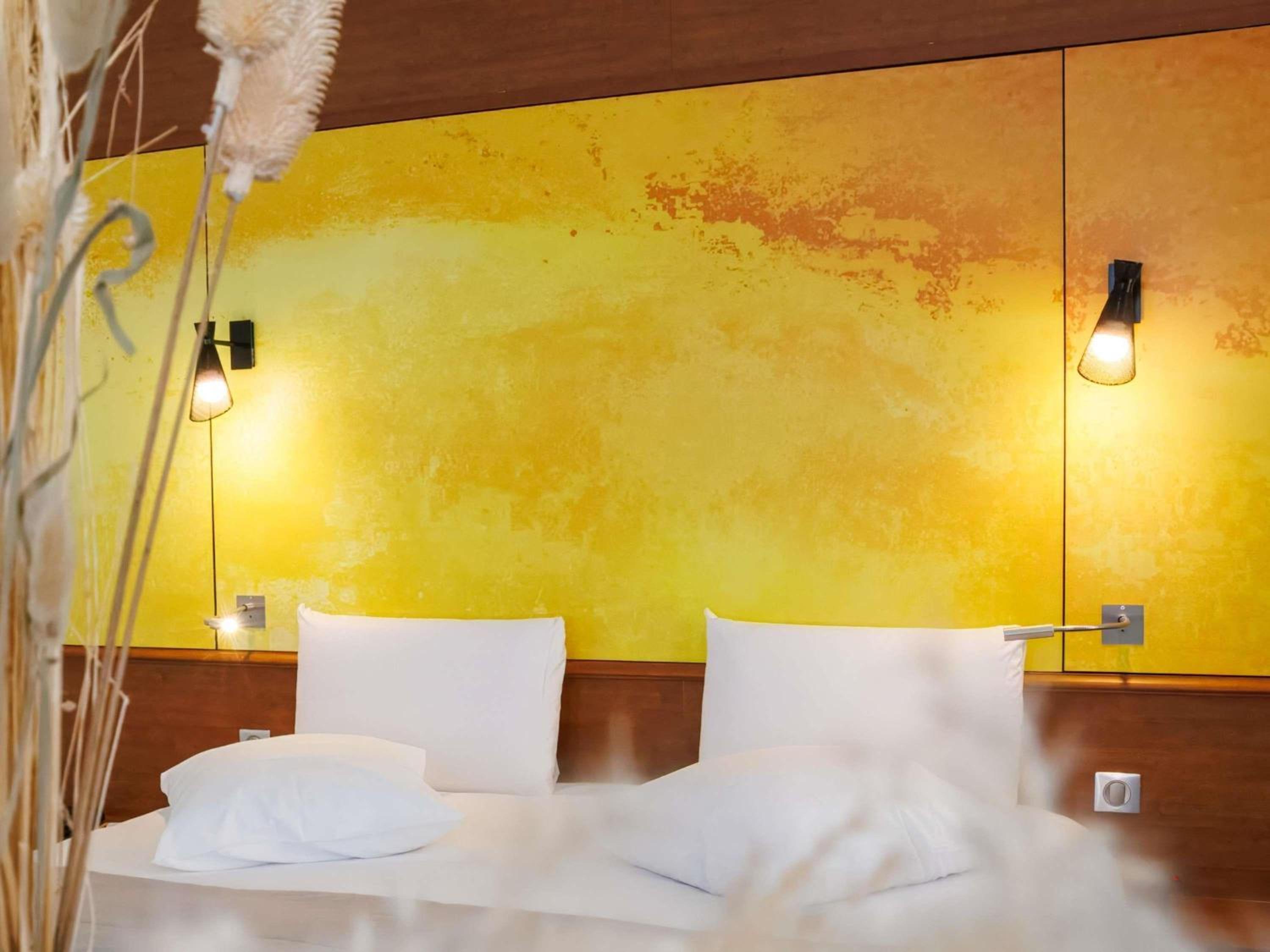 Suite with One Double Bed and One Sofa Bed photo 2
