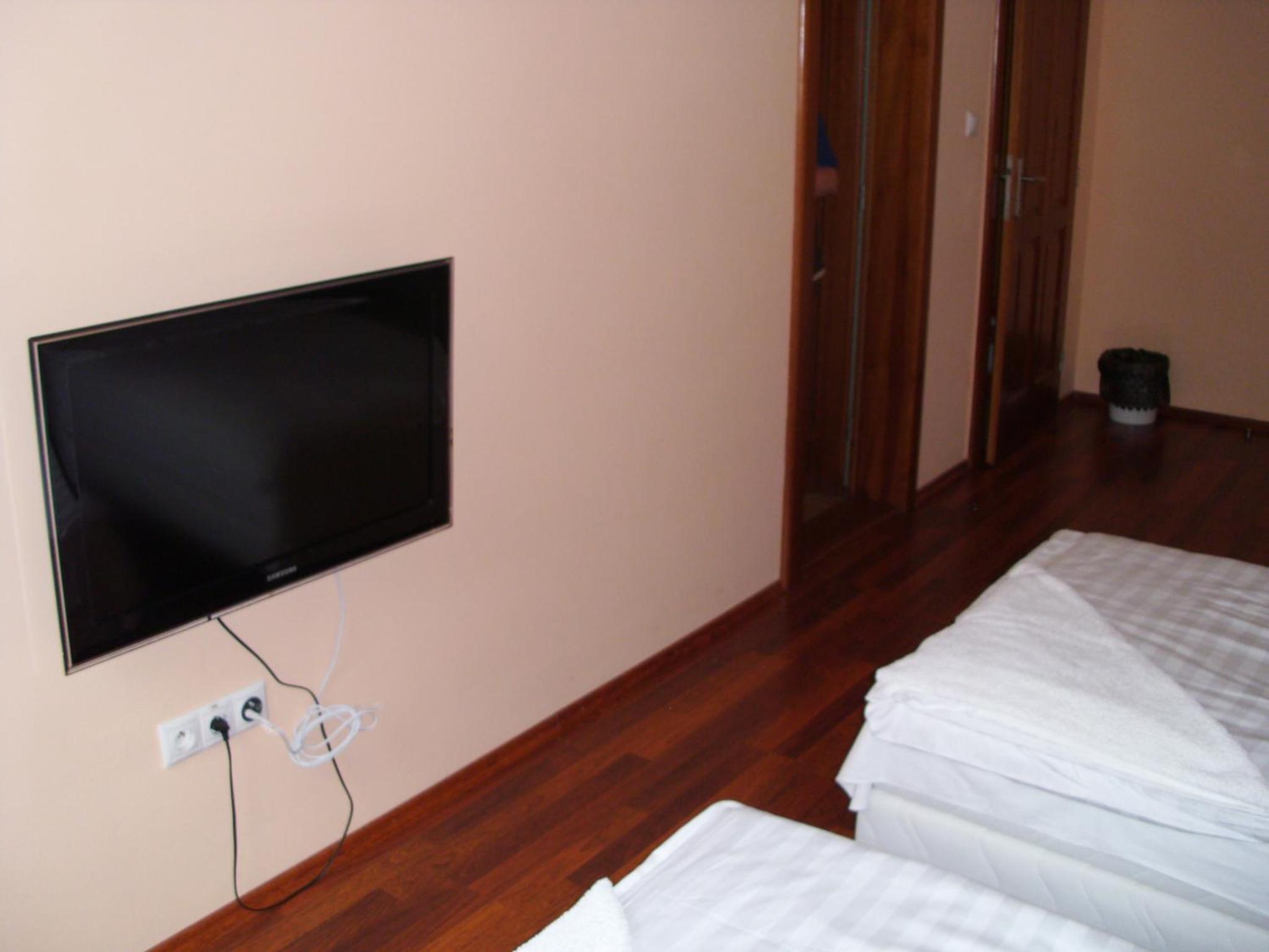 Twin Room with View - Photo 4