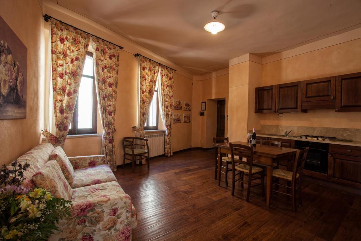 One-Bedroom Apartment photo 2