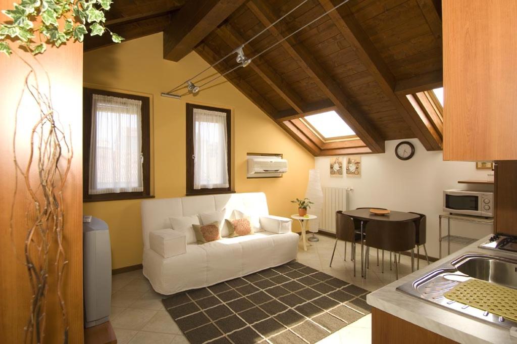 Studio Apartment photo 1