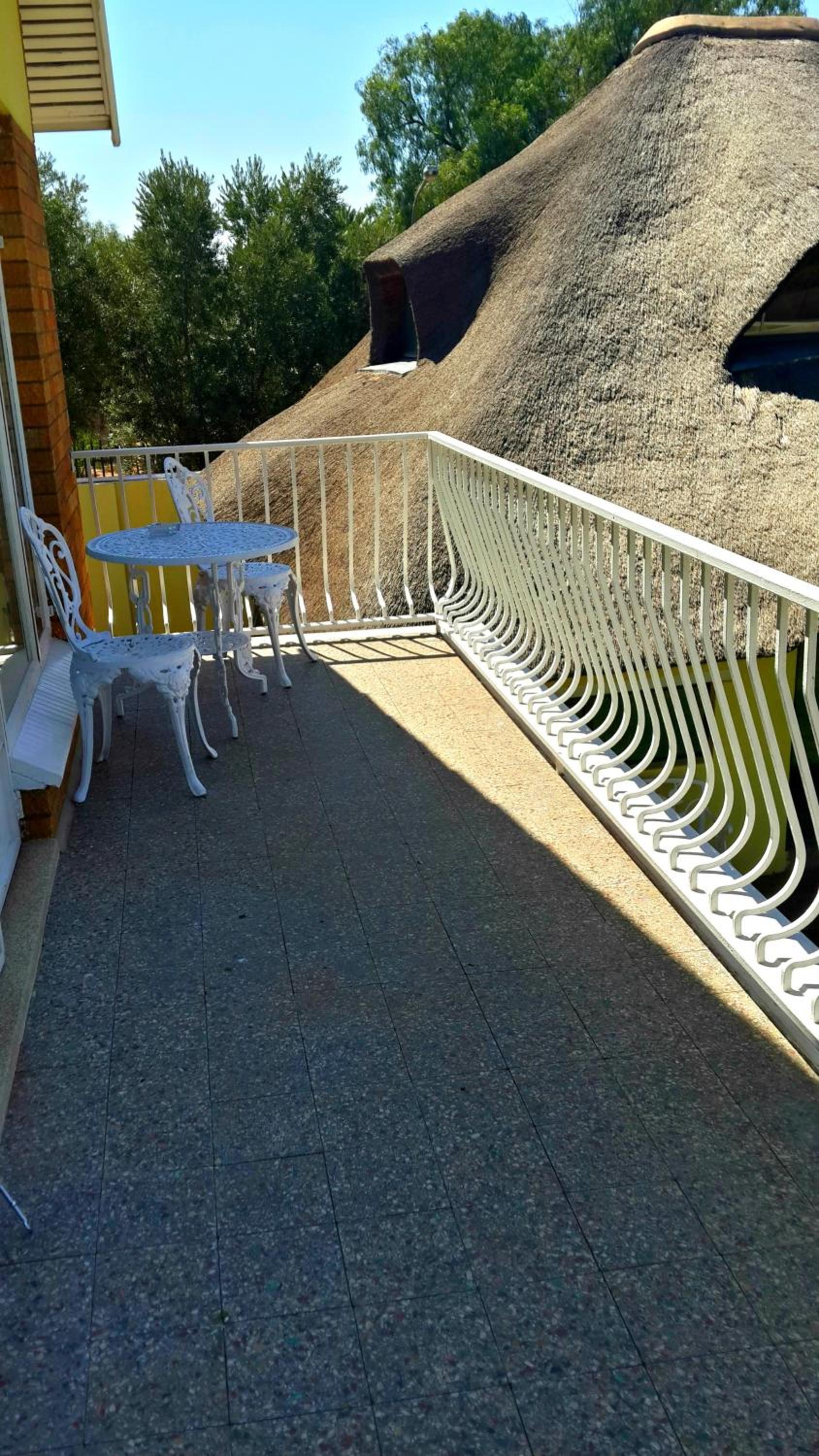 Deluxe Double or Twin Room with Balcony photo 3