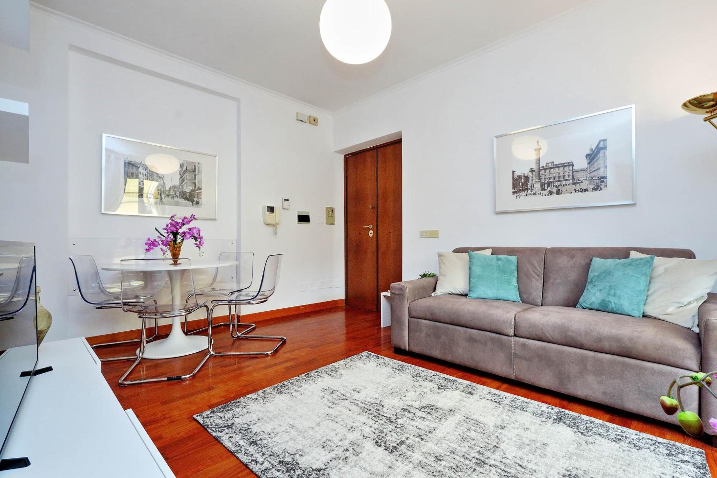 One-Bedroom Apartment with Terrace photo 2