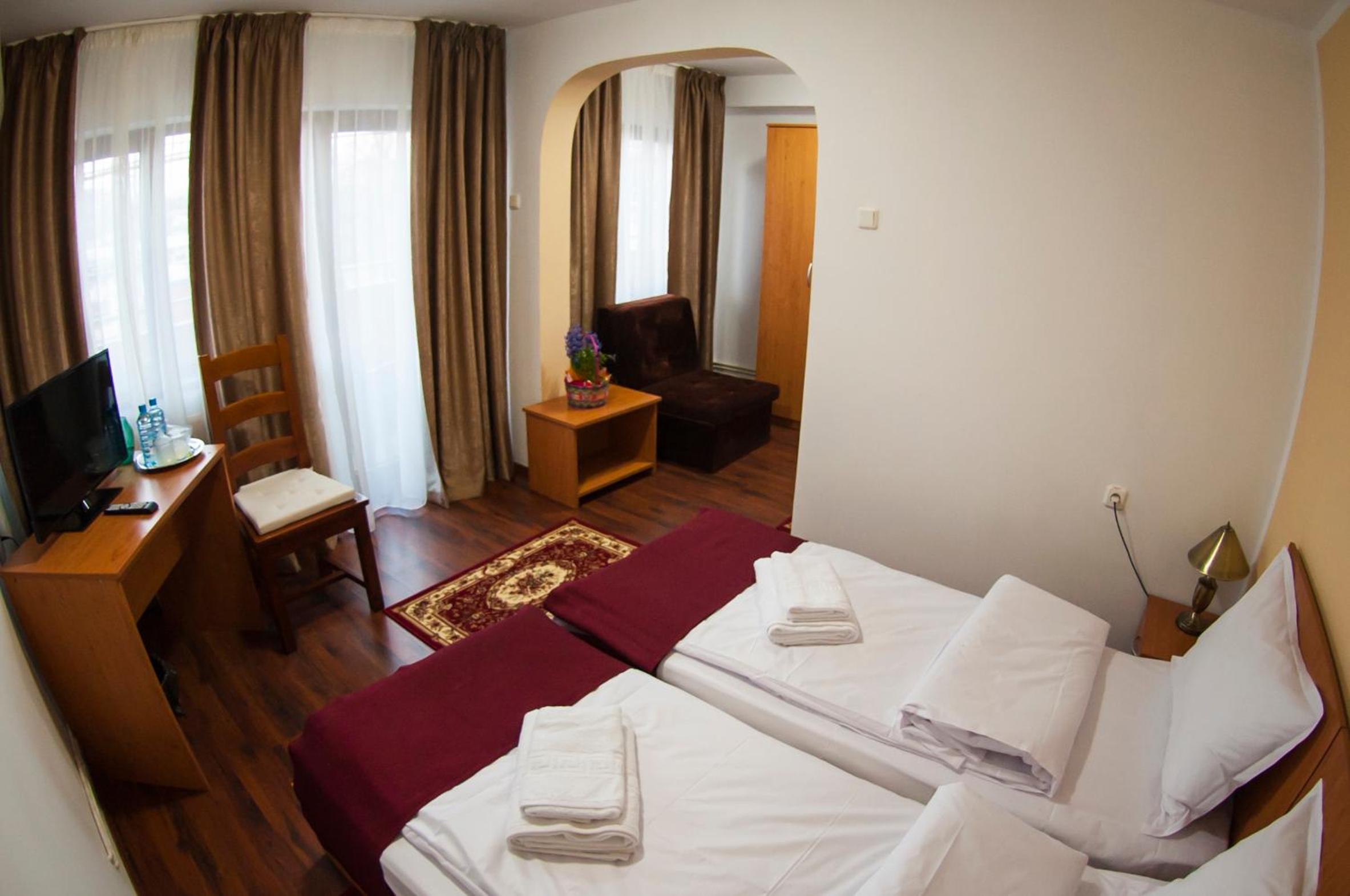 Twin Room - Photo 1
