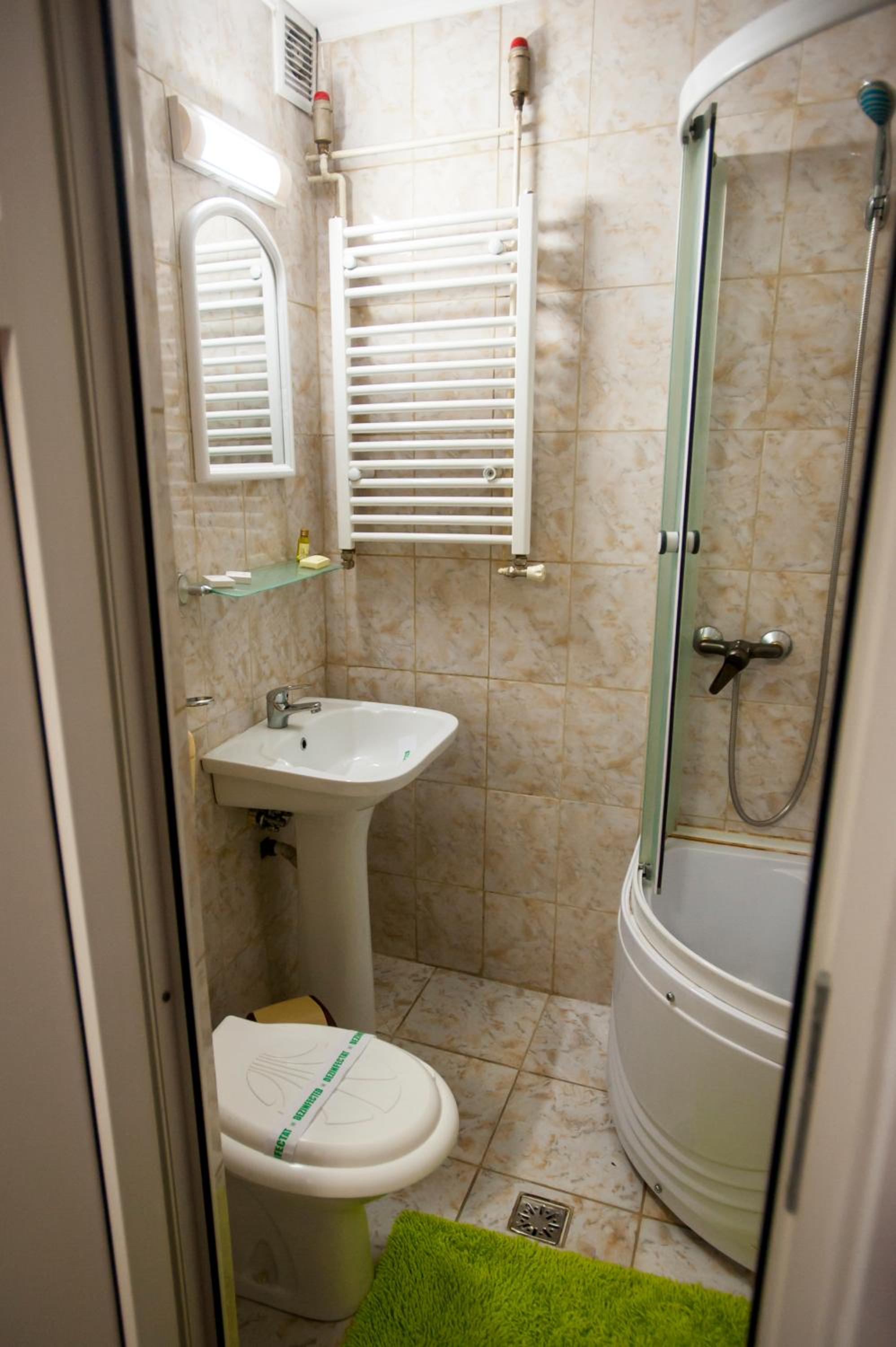 Twin Room - Photo 6